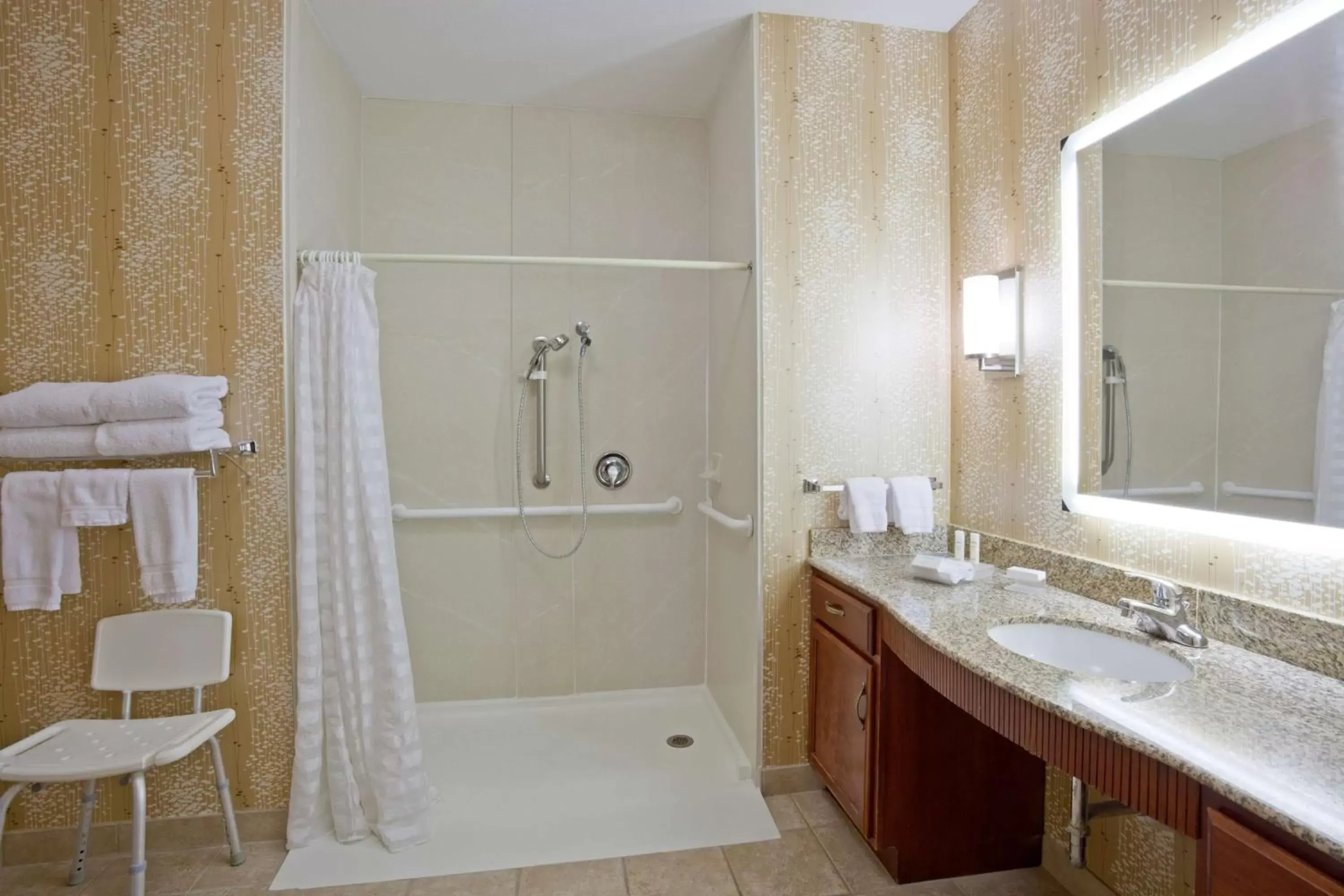 Bathroom in Homewood Suites by Hilton Sioux Falls