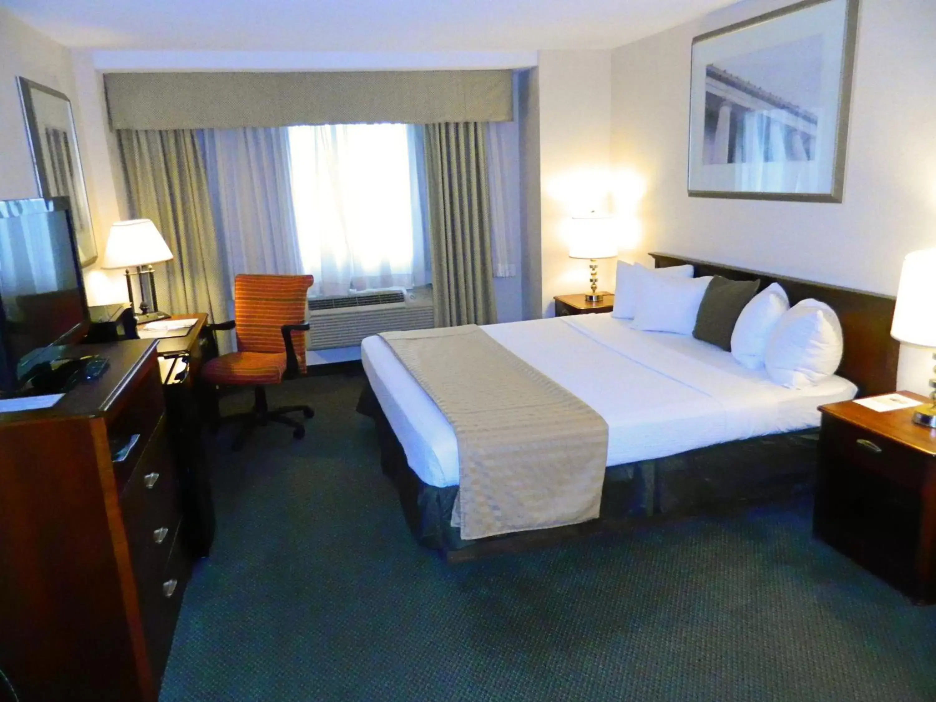 Bed in Capital Plaza Hotel