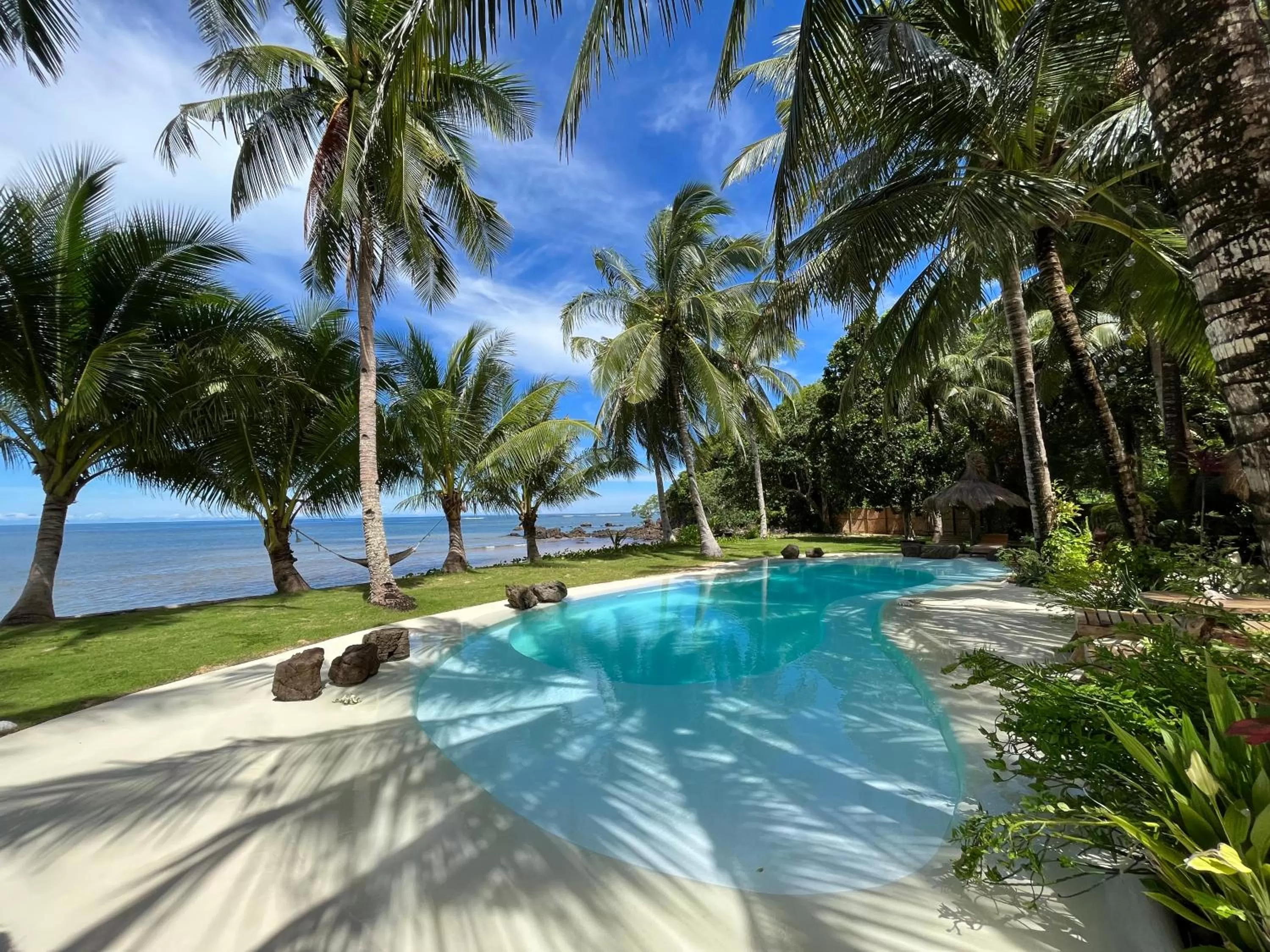Swimming pool in The Beach House Ocam Ocam