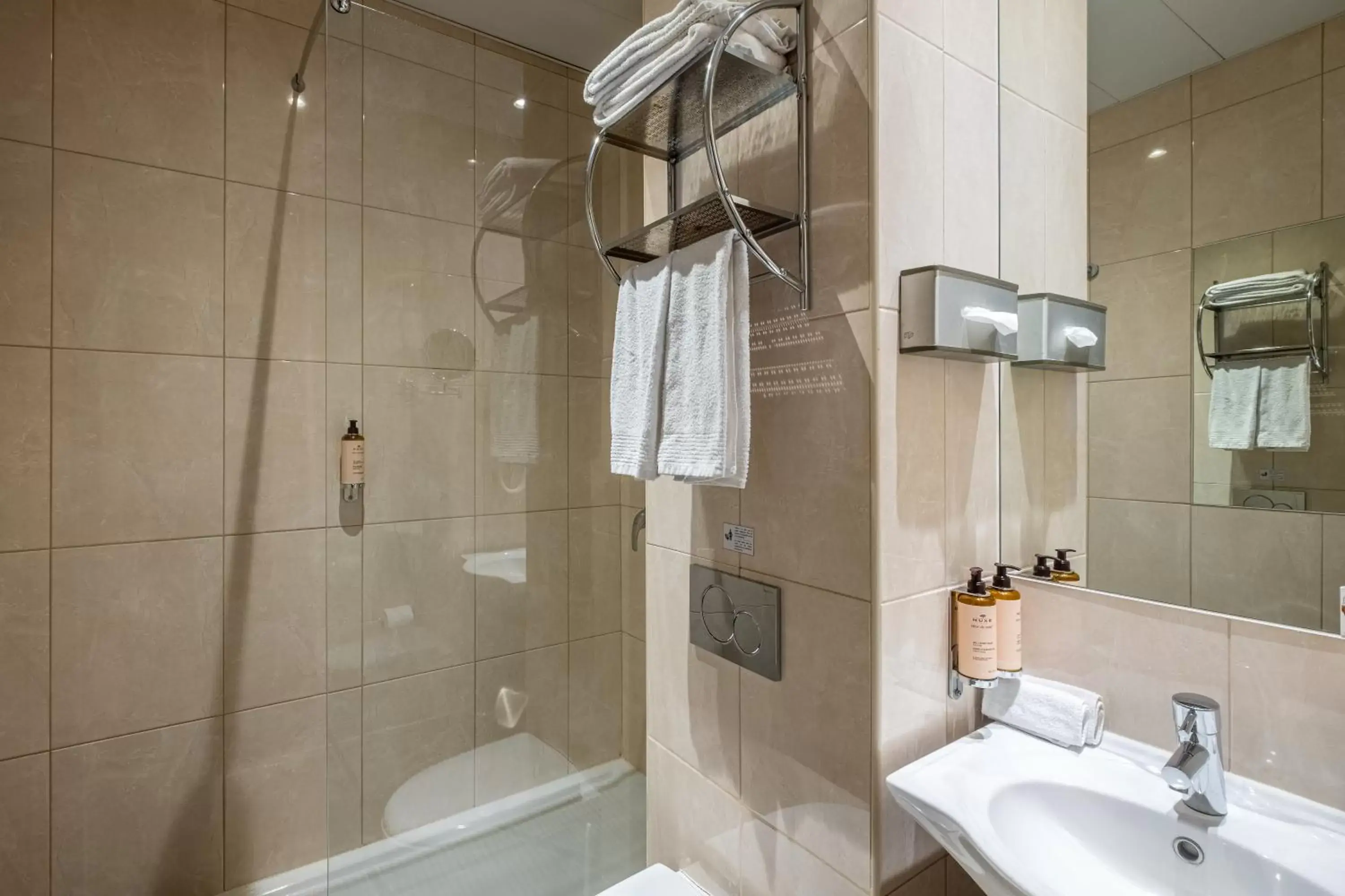 Shower, Bathroom in Hotel Trianon Rive Gauche
