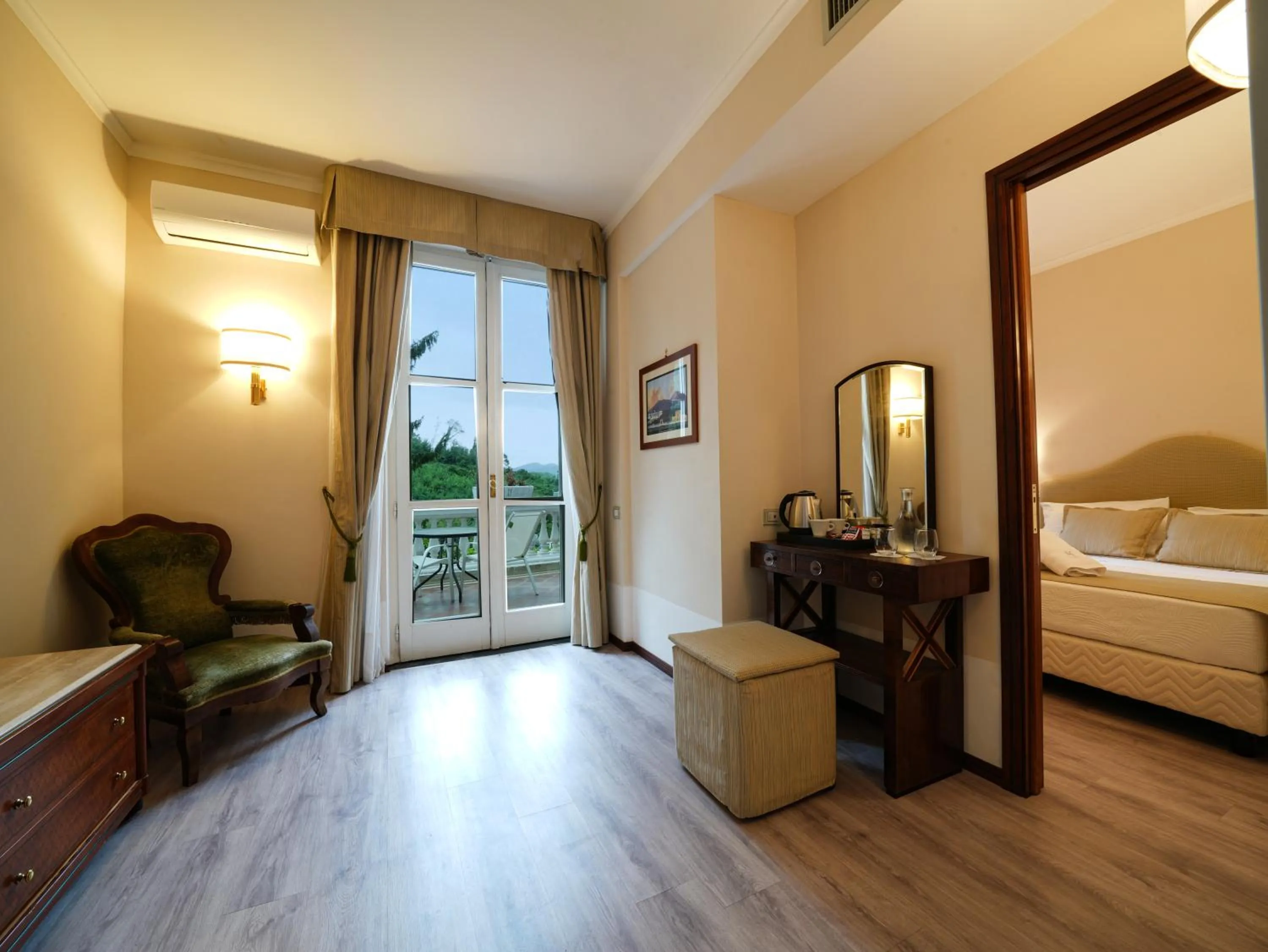 Bed in Hotel Scapolatiello