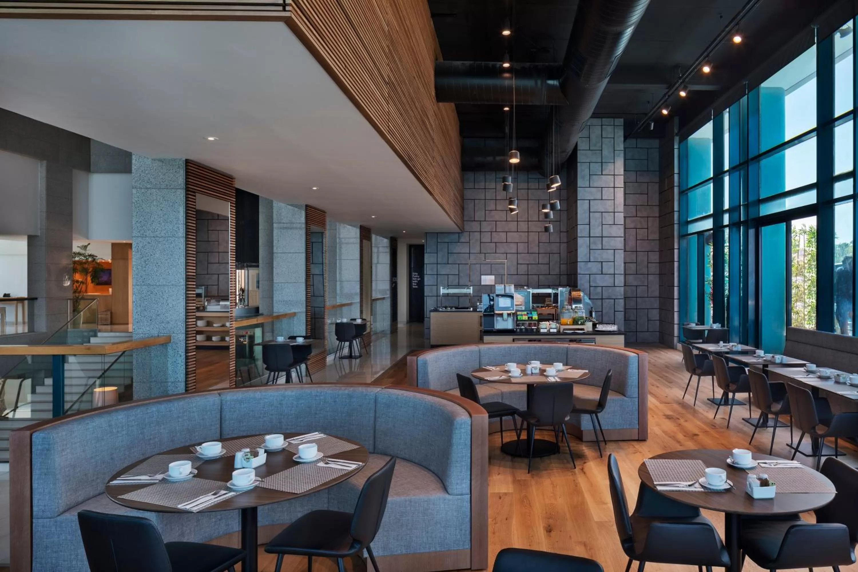 Restaurant/places to eat in Herbert Samuel Okeanos Suites Herzilya