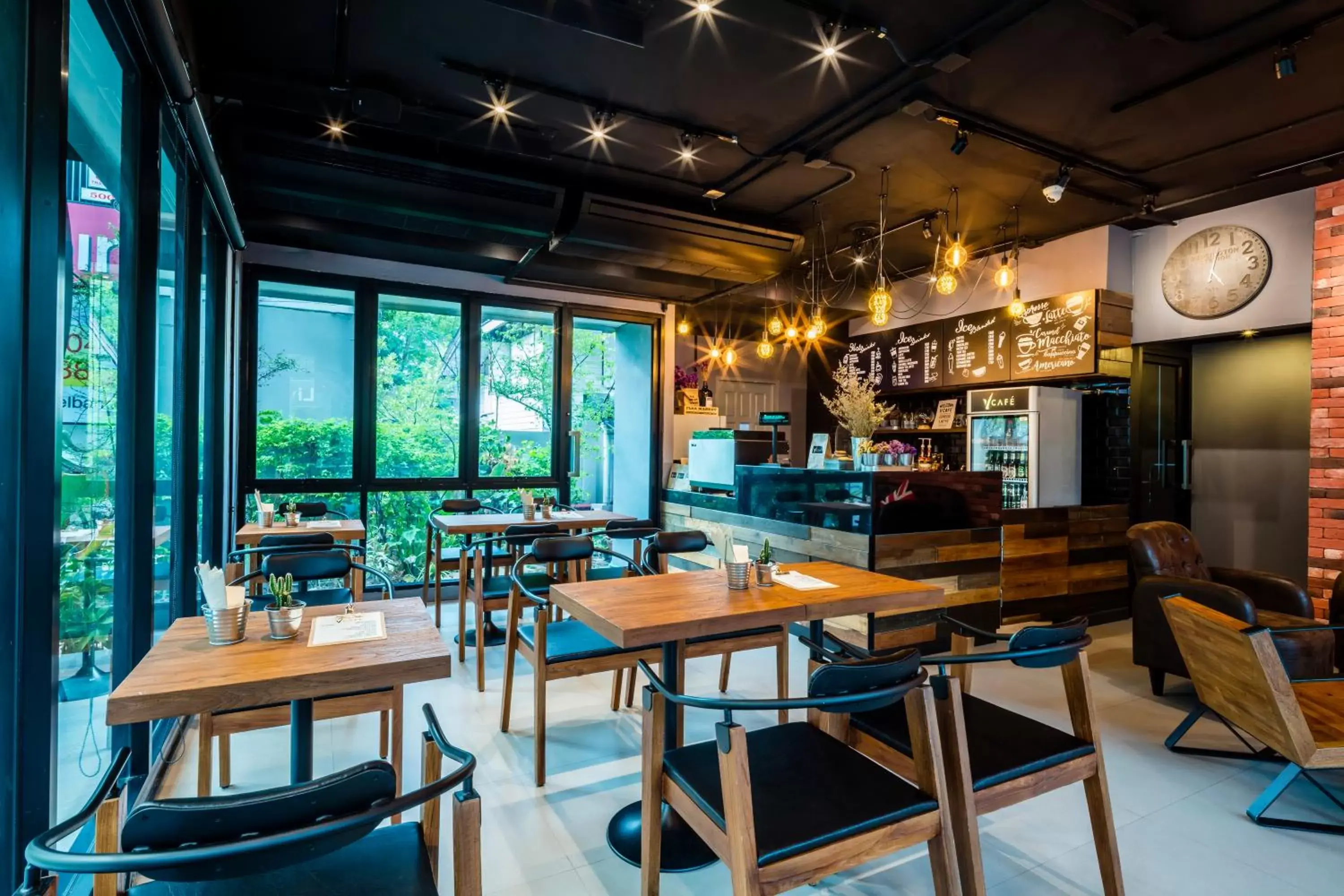 Restaurant/Places to Eat in Livotel Hotel Lat Phrao Bangkok