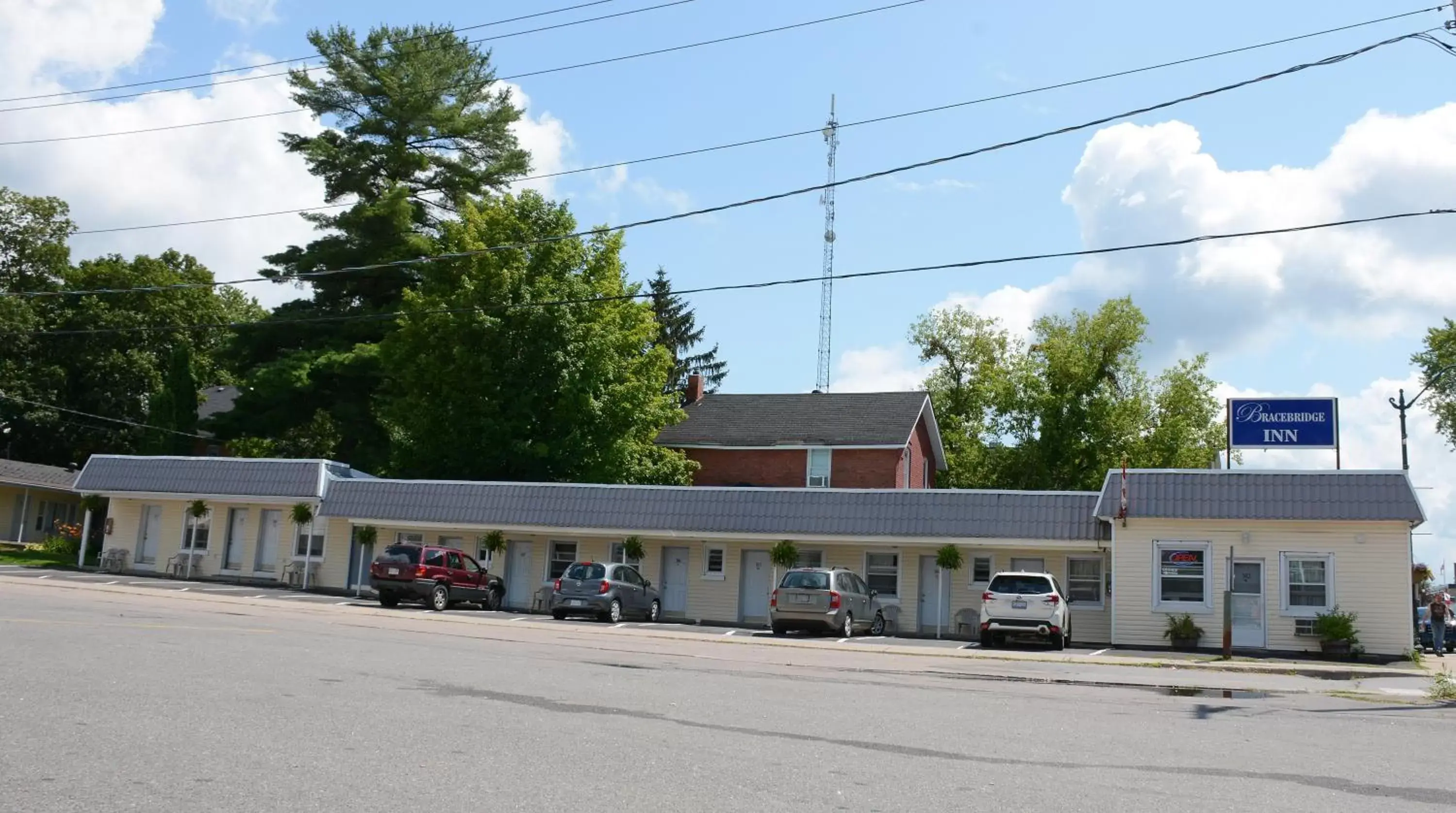 Property Building in Bracebridge Inn