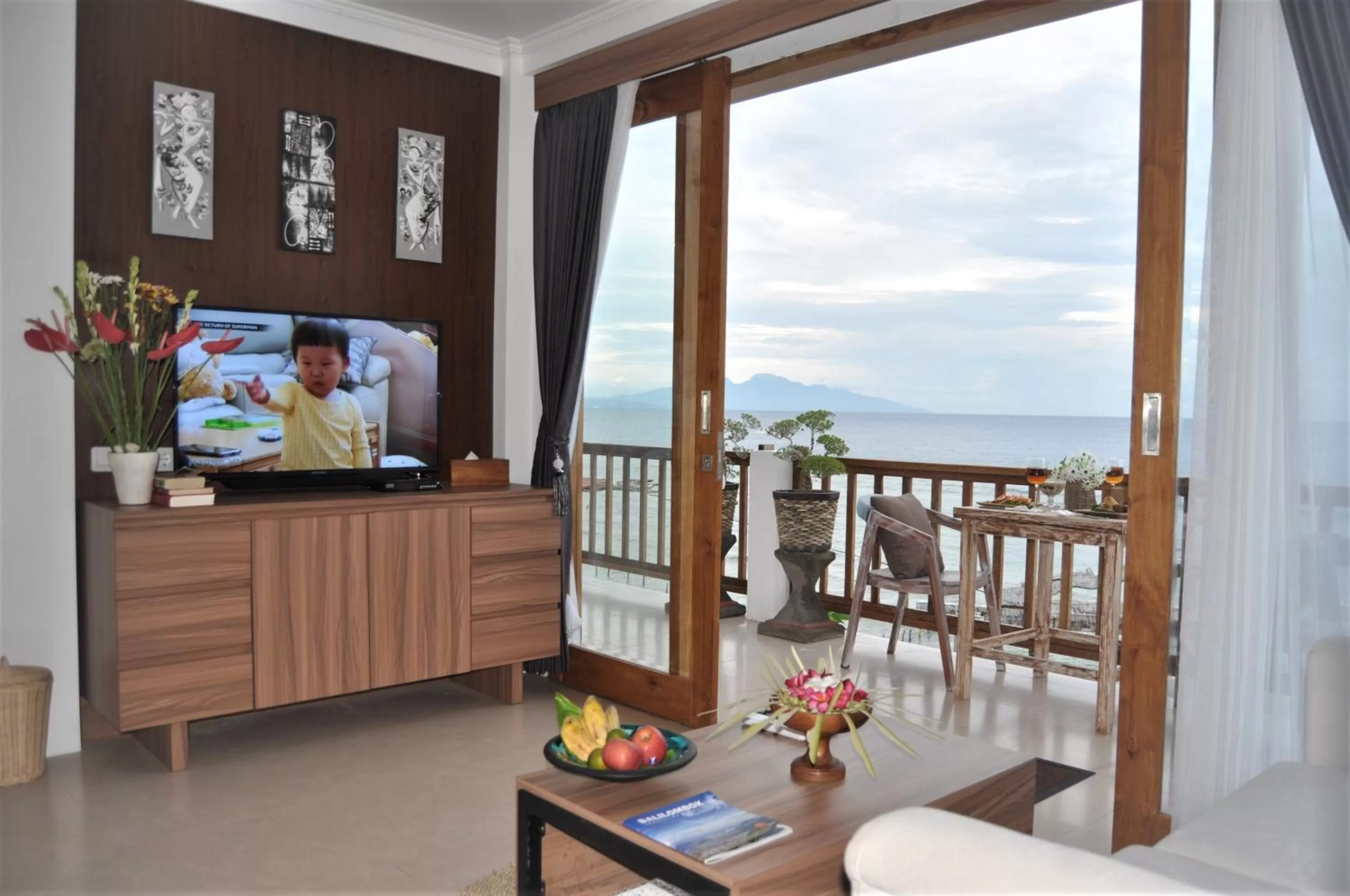 TV and multimedia in SUITE OCEAN BLUE