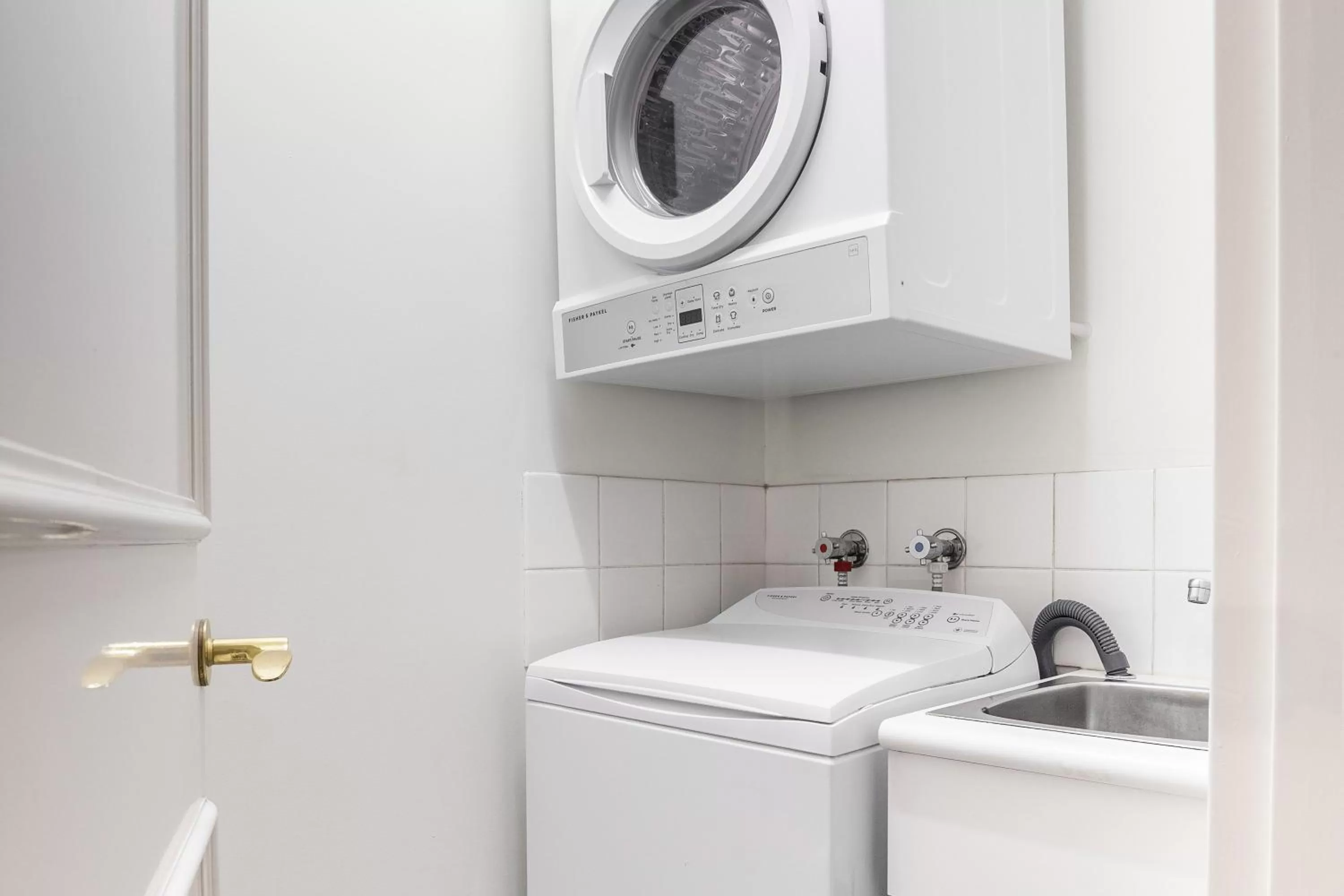 Bathroom in Mantra on Jolimont Melbourne