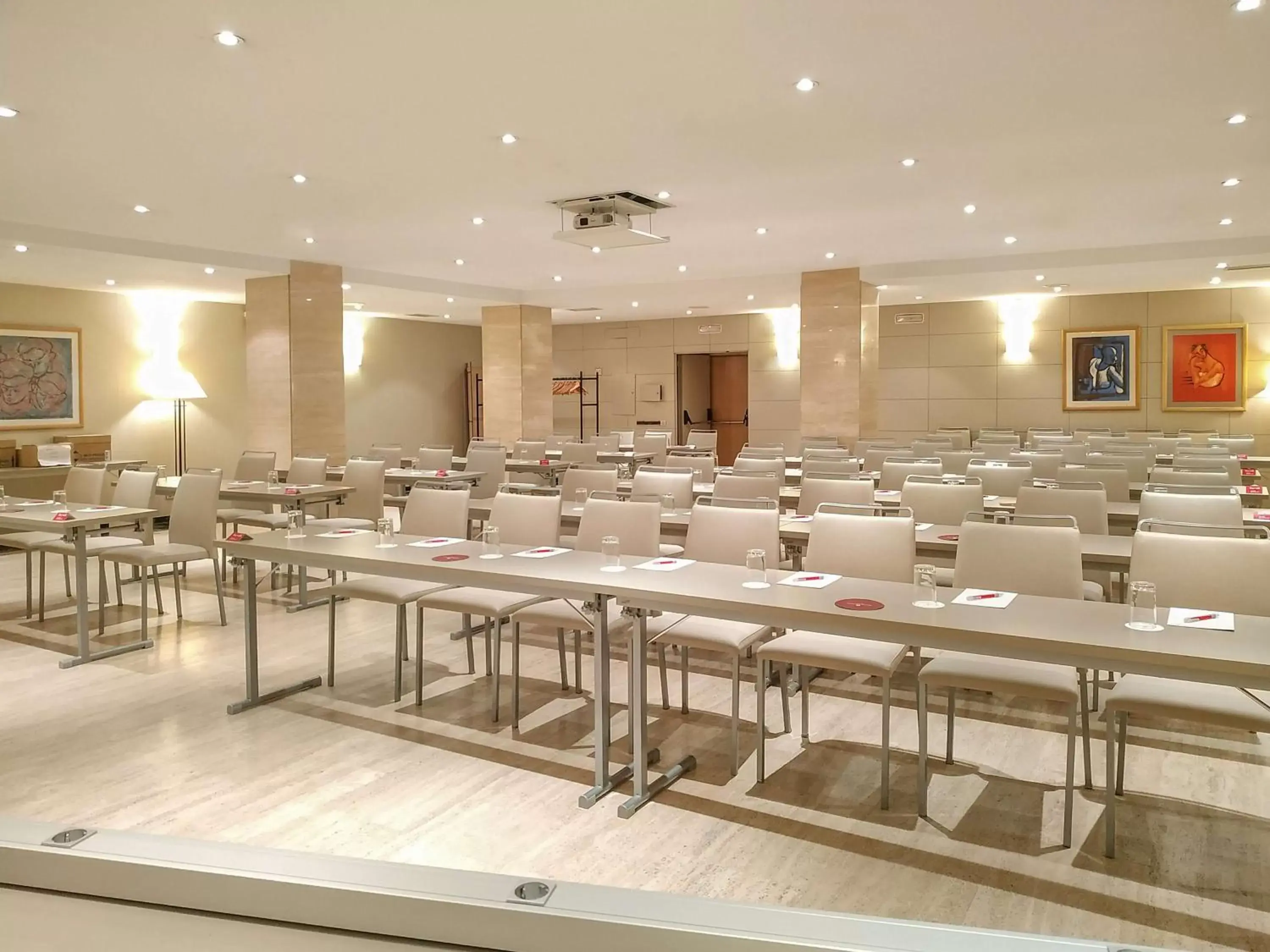Meeting/conference room in NH Collection Salamanca Palacio de Castellanos