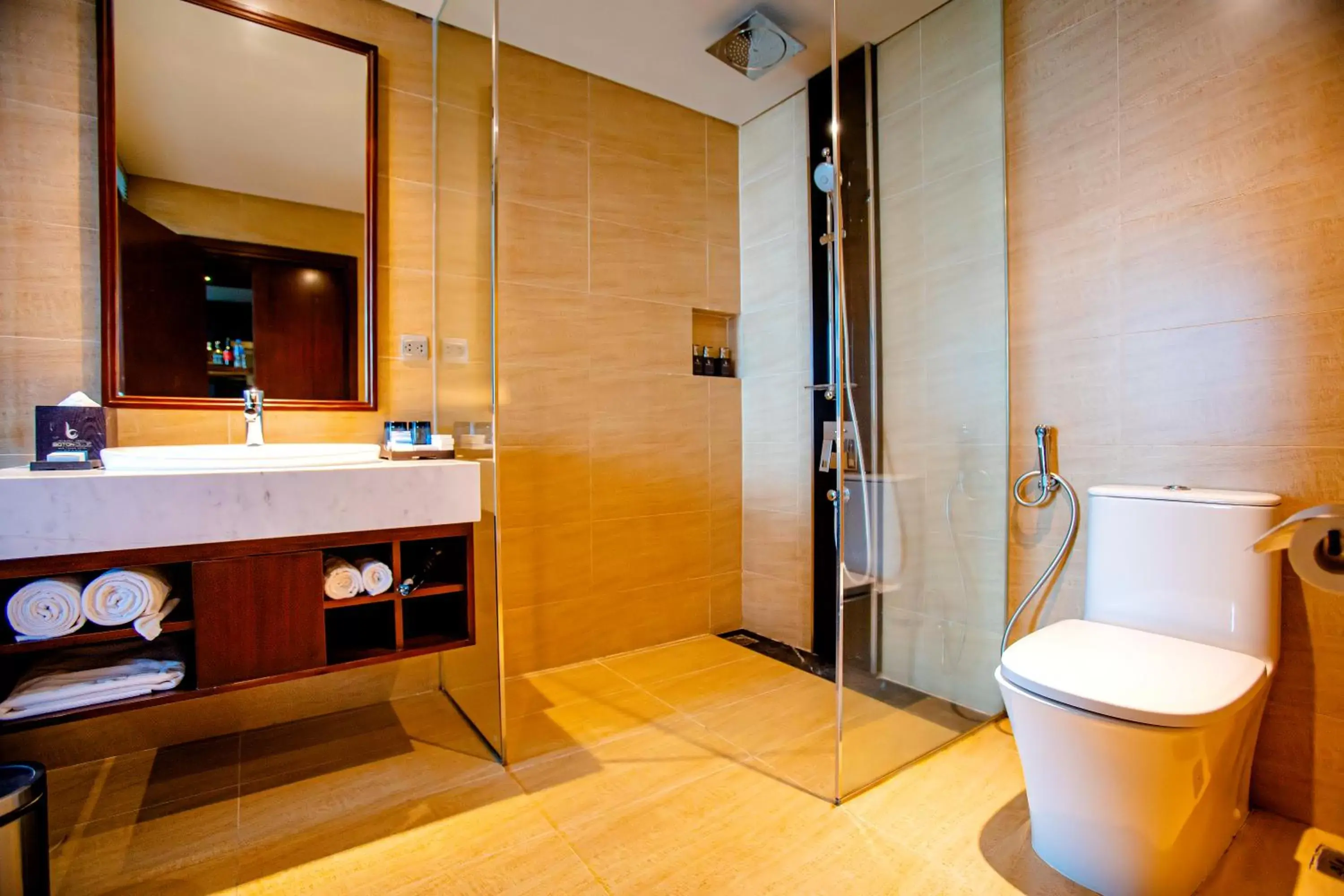 Toilet, Bathroom in Boton Blue Hotel & Spa