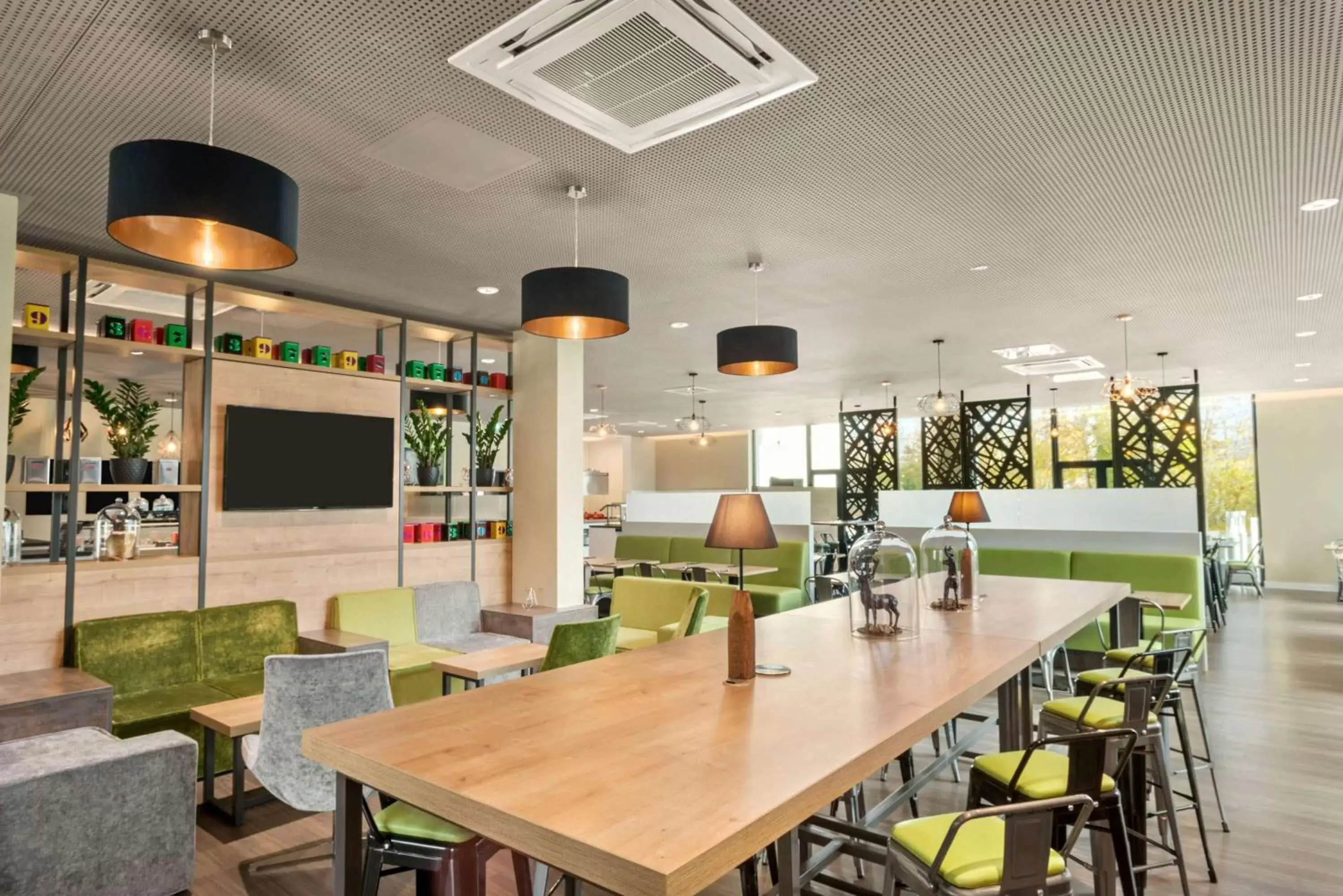 Lounge or bar in Super 8 by Wyndham Munich City North