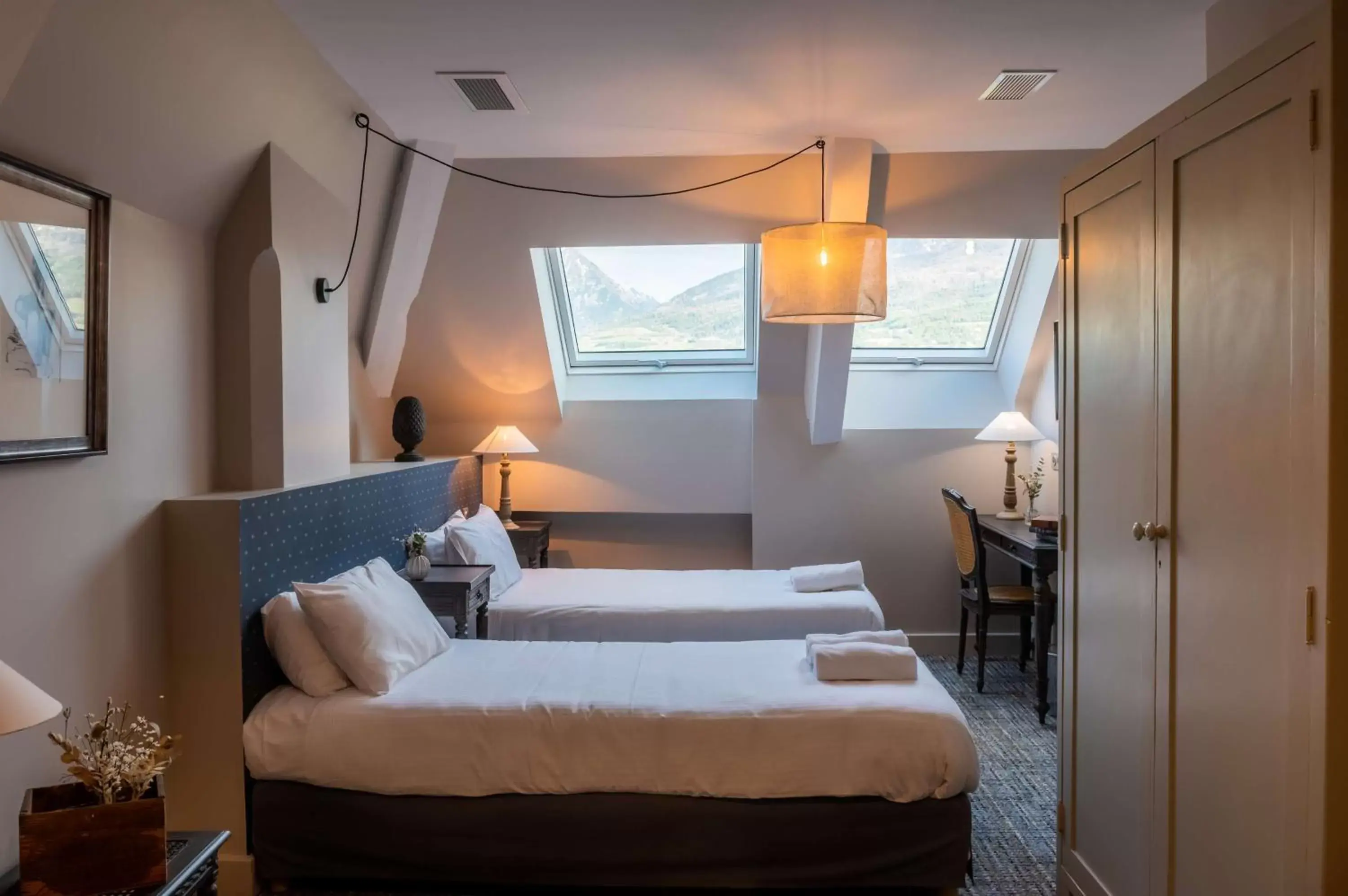 Photo of the whole room, Bed in Hotel la Robeyere; BW Signature Collection Photo of the whole room, Bed in Hotel la Robeyere; BW Signature Collection