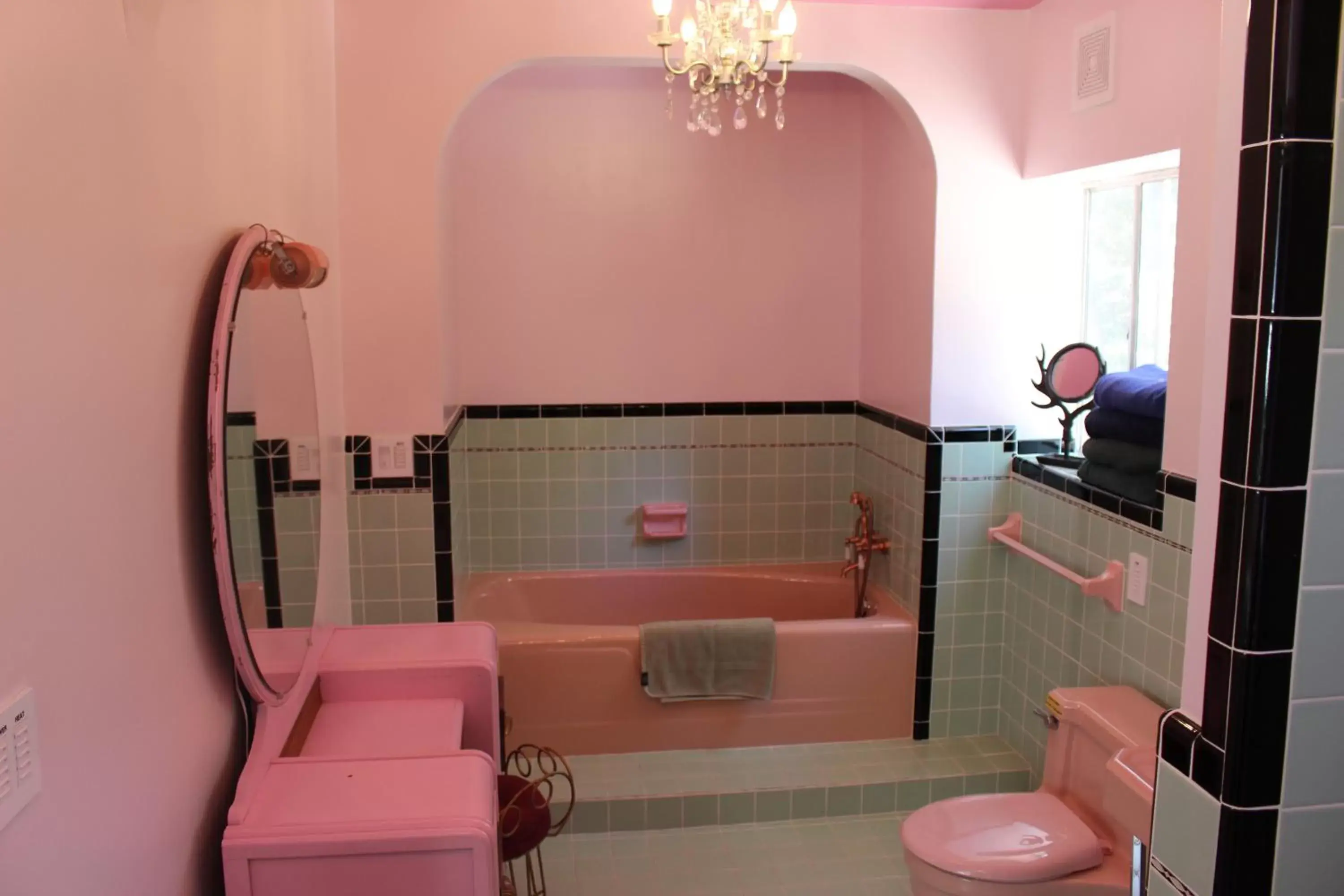 Bathroom in Hicksville Pines Chalets & Motel