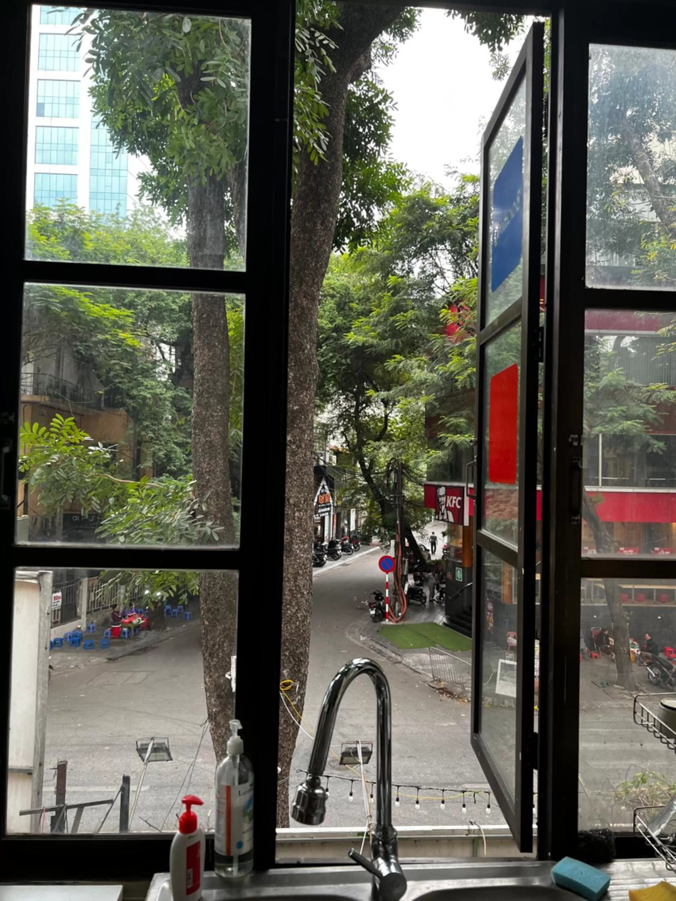 Day in The First Ba Trieu