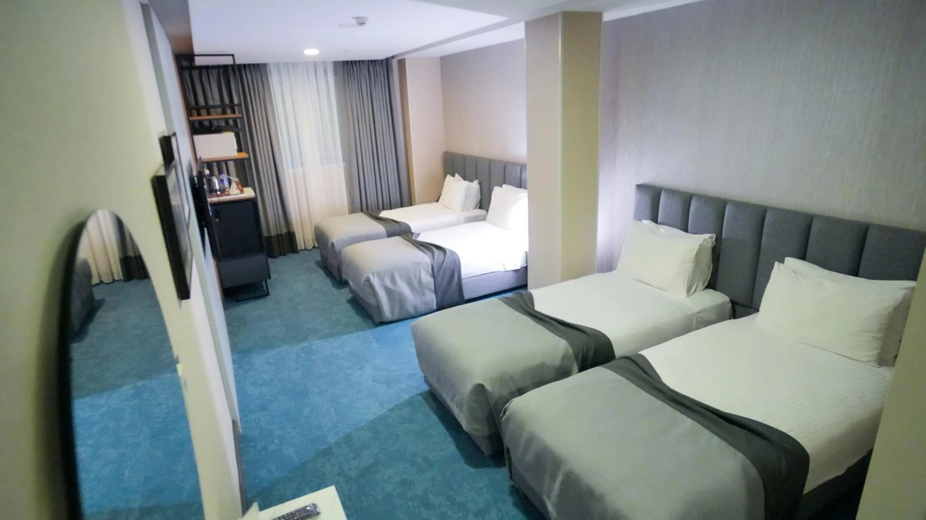 Bed in Dosso Dossi Hotels Old City