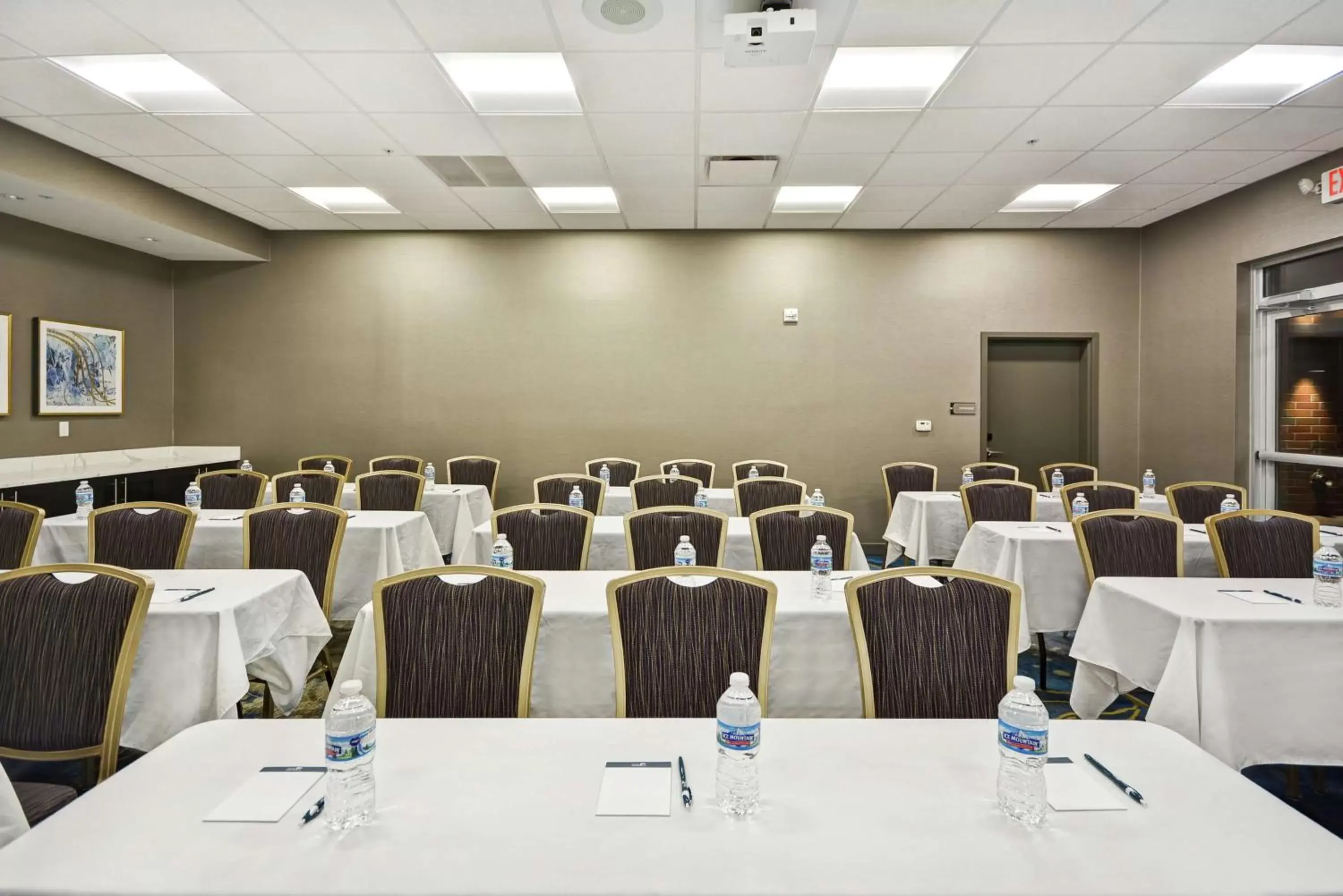Meeting/conference room in Homewood Suites By Hilton Warren Detroit