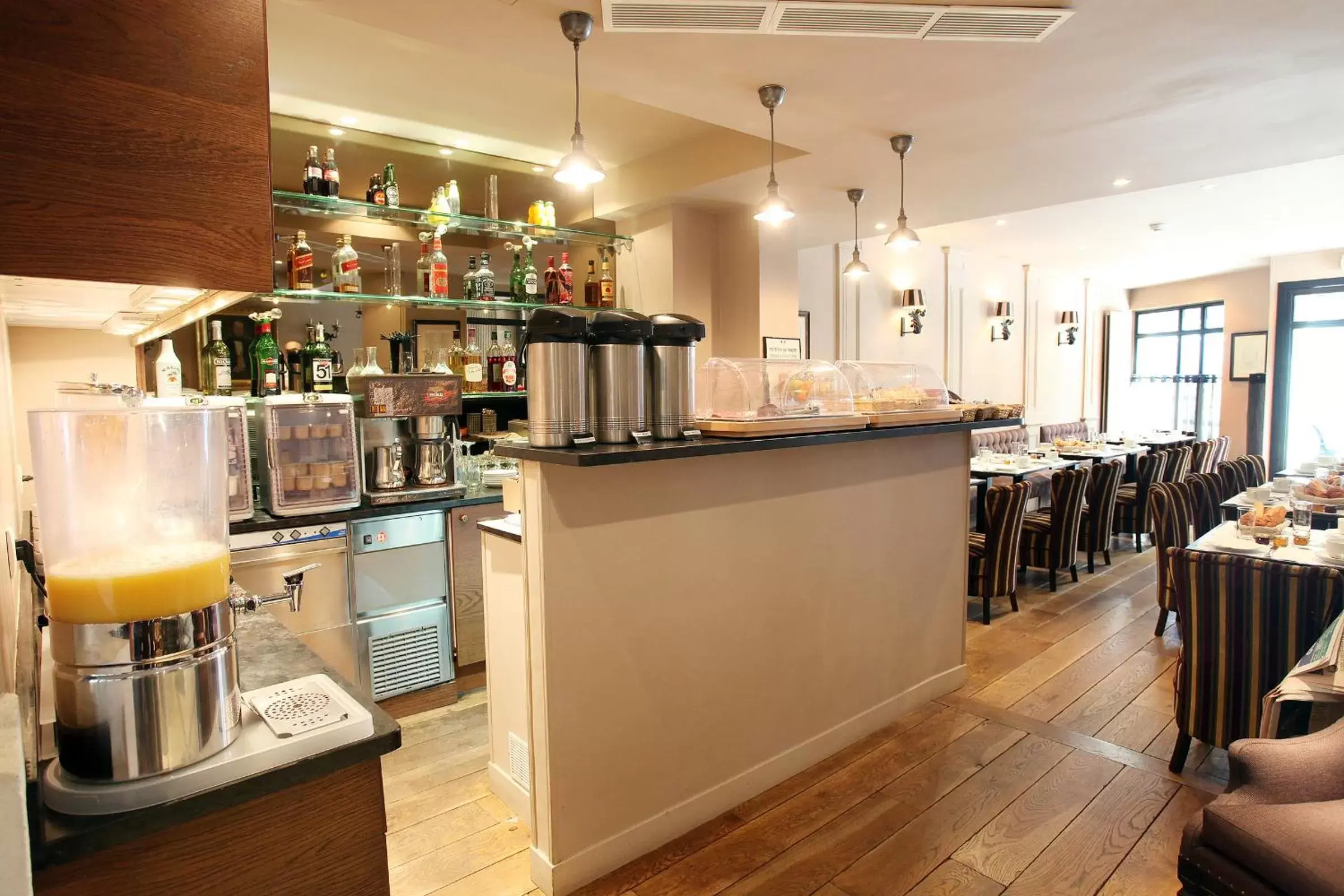Restaurant/places to eat in Hotel Albe Bastille