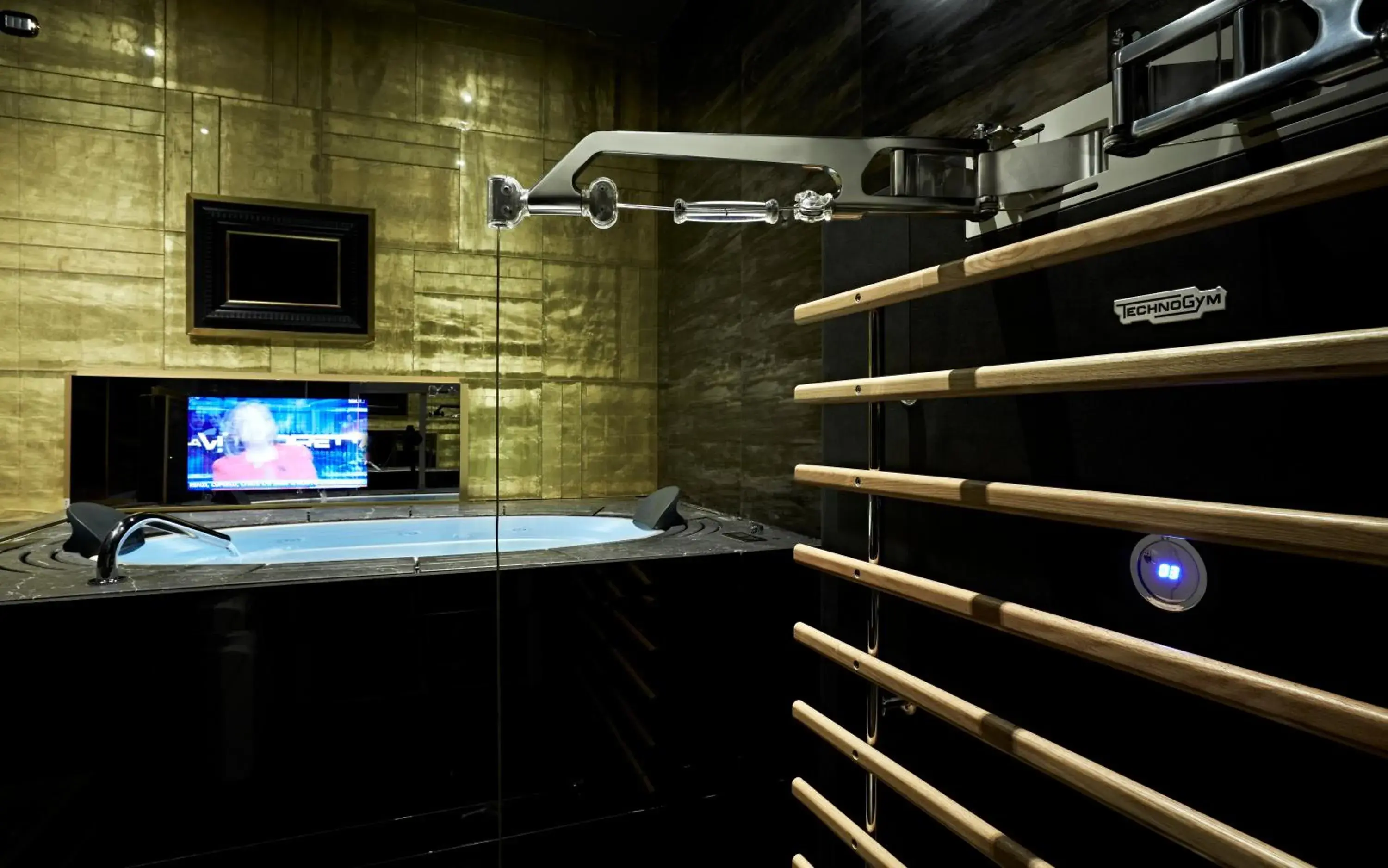 Spa and wellness centre/facilities in Spagna Royal Suite Spa and wellness centre/facilities in Spagna Royal Suite