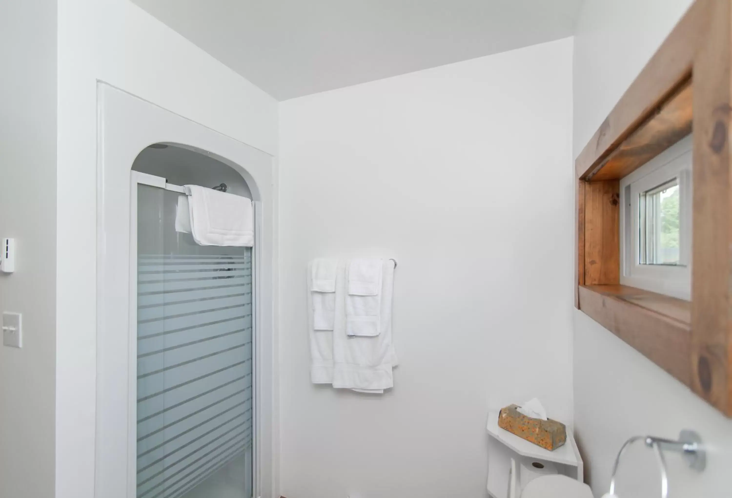 Bathroom in Bye the Bay Bed and Breakfast