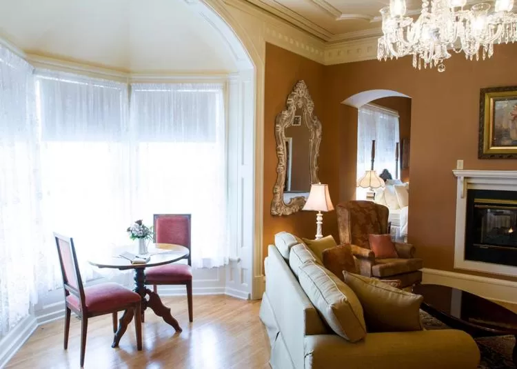 Deluxe Queen Suite in The Foxglove Inn