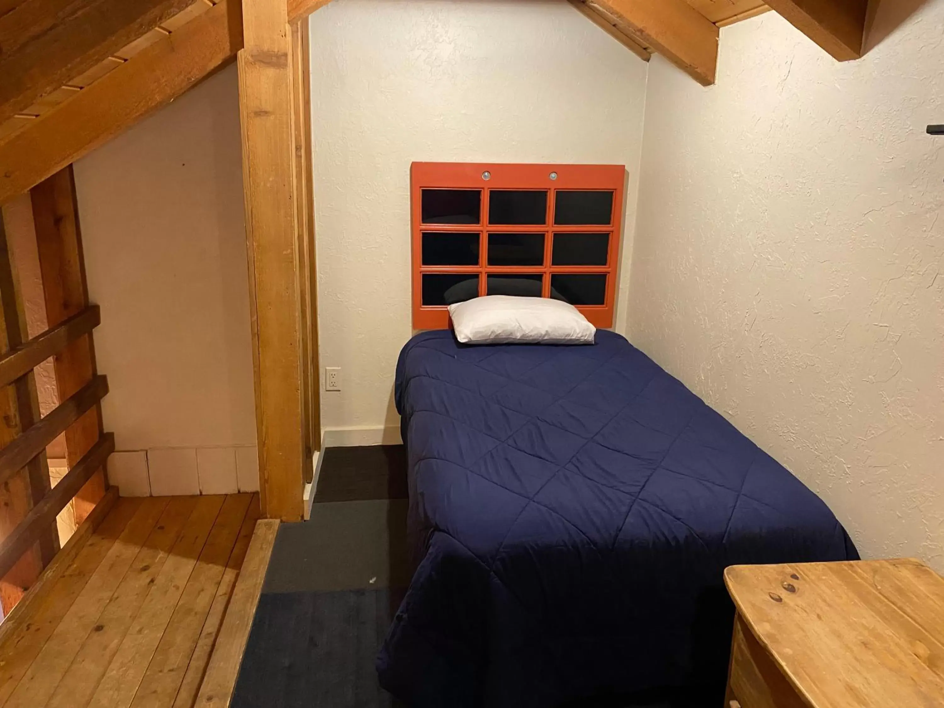 Bed in The Viking Lodge - Downtown Winter Park Colorado