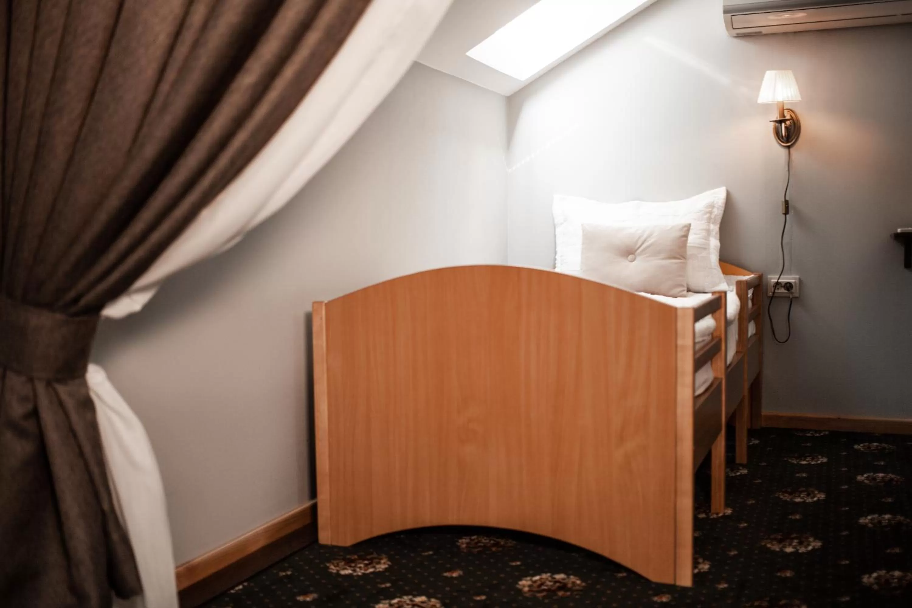 Bedroom, Bed in Sicheslav Ekaterinoslav