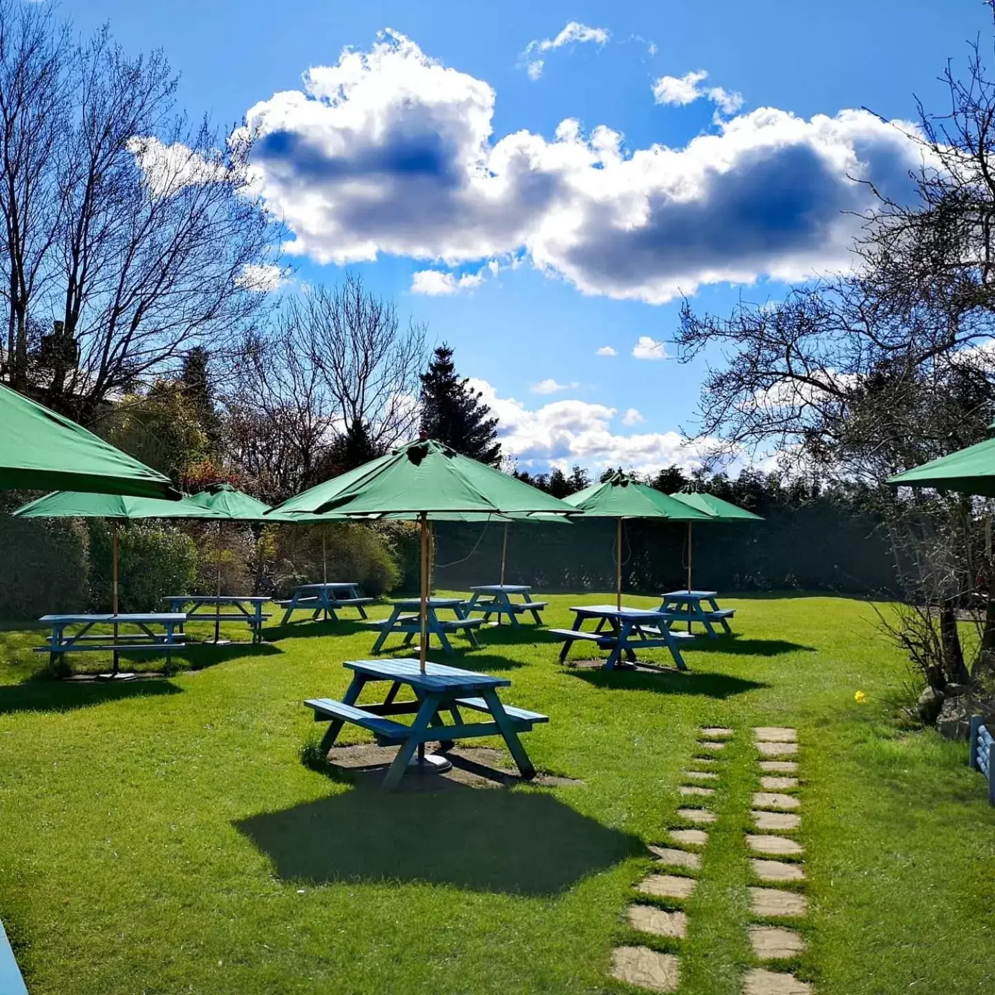 Garden view, Garden in The Wheatsheaf Inn