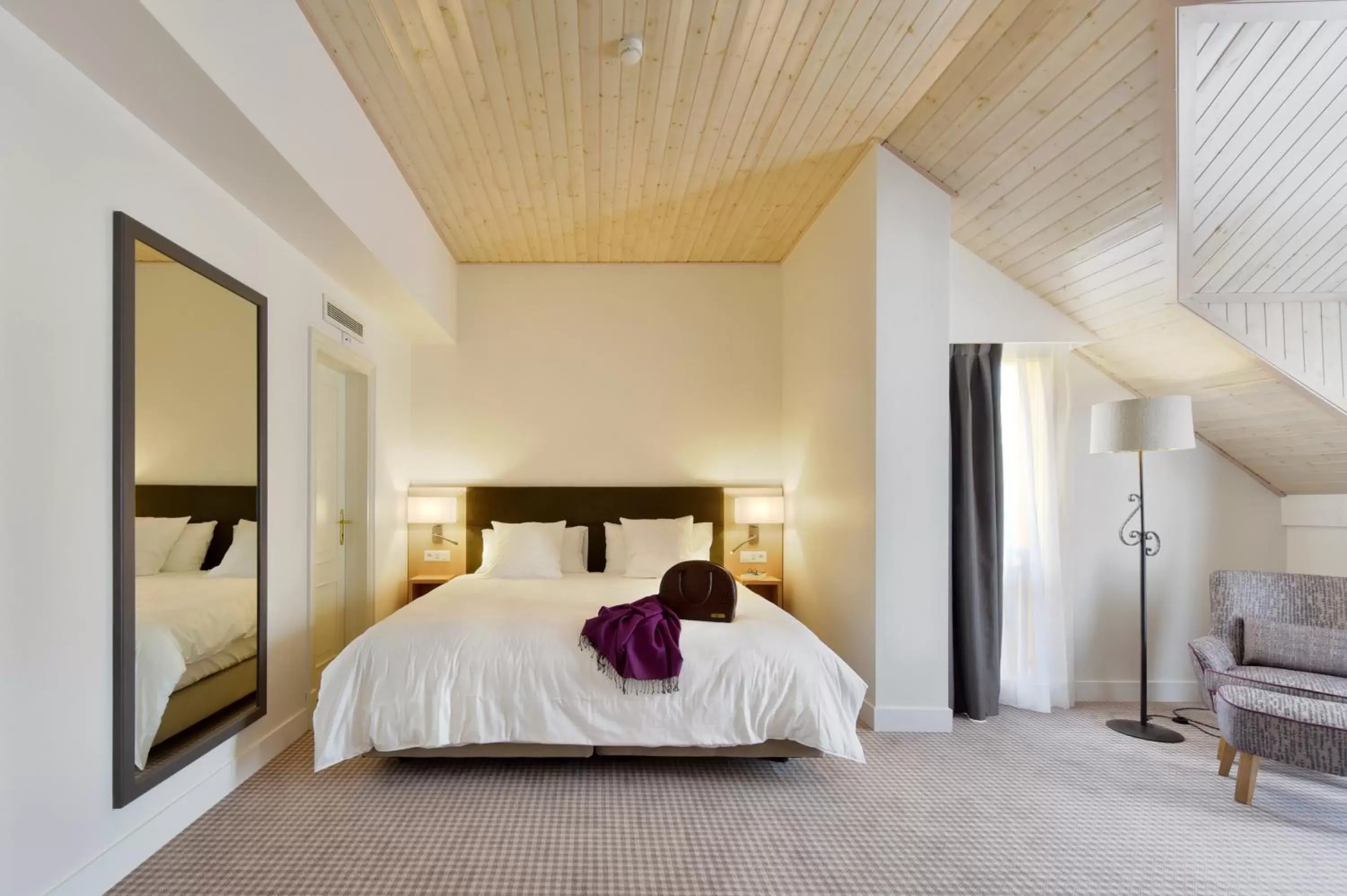 Deluxe King Suite in Hotel La Barcarolle Deluxe King Suite in Hotel La Barcarolle