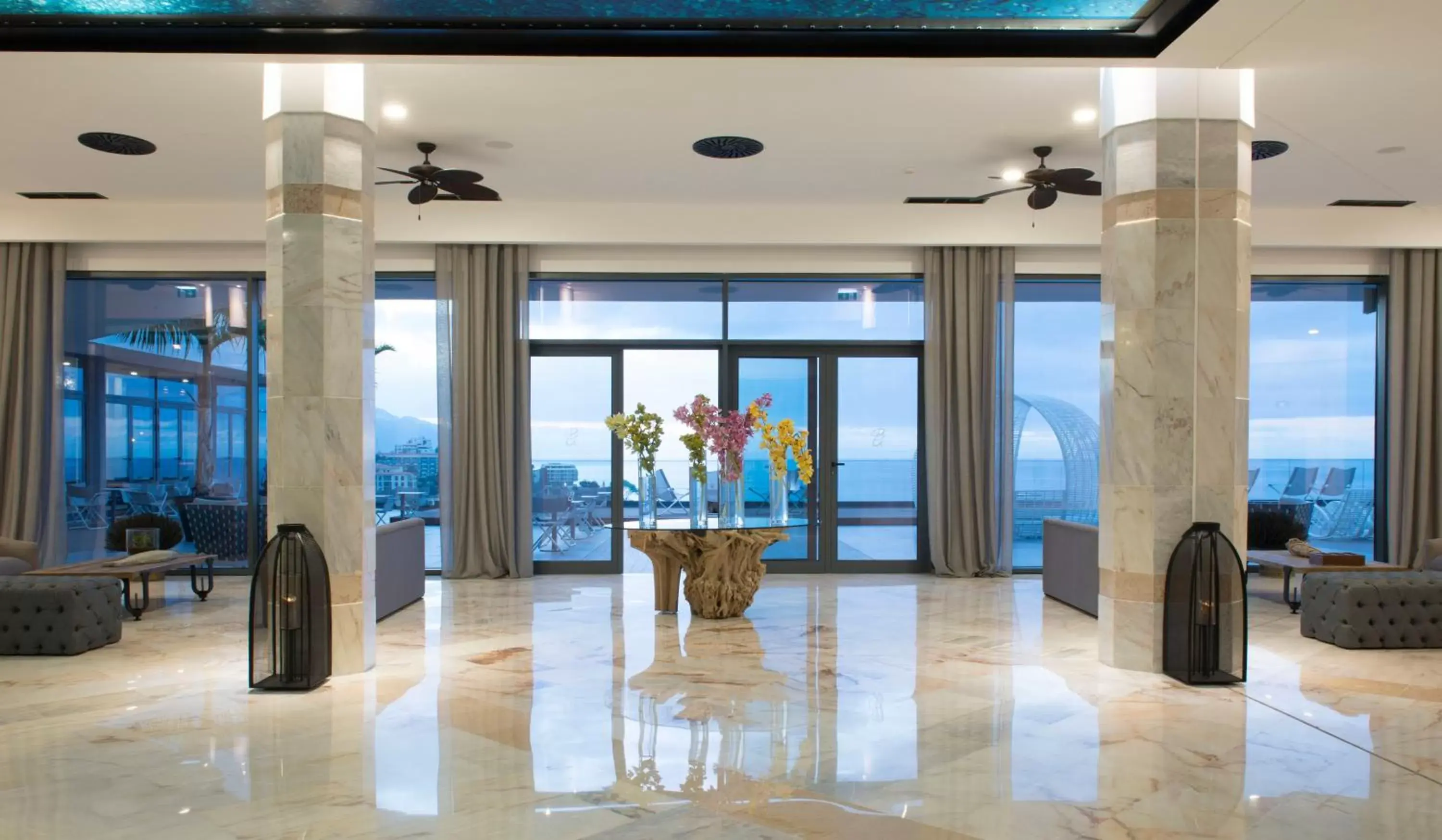 Lobby or reception in Hotel Baia Azul