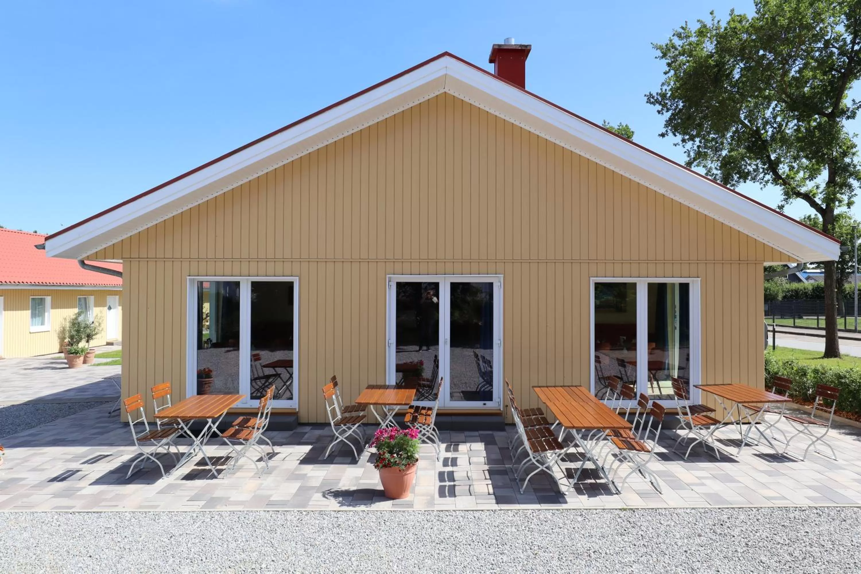 Property building in Ellen Hotel