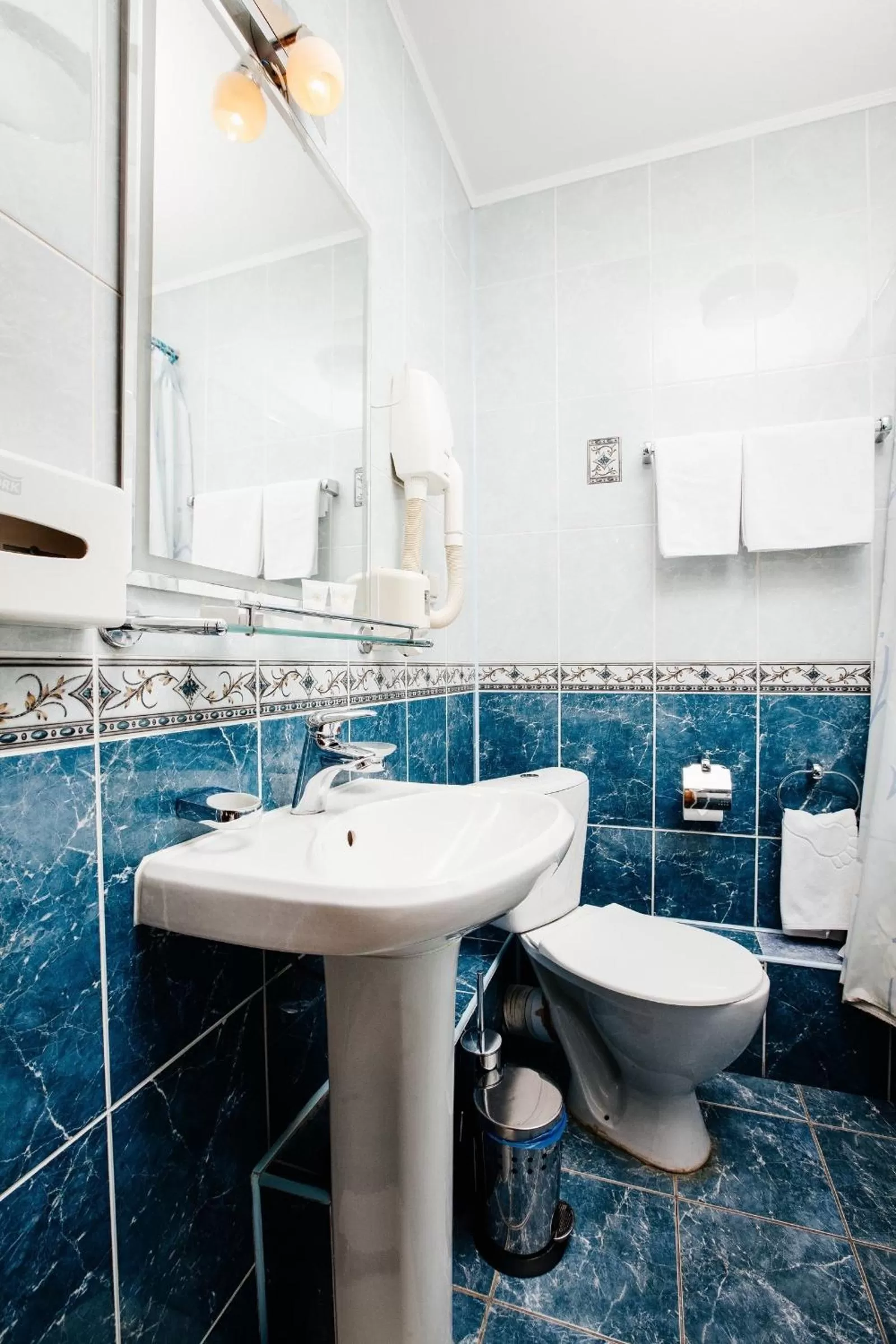 Shower, Bathroom in Business Hotel