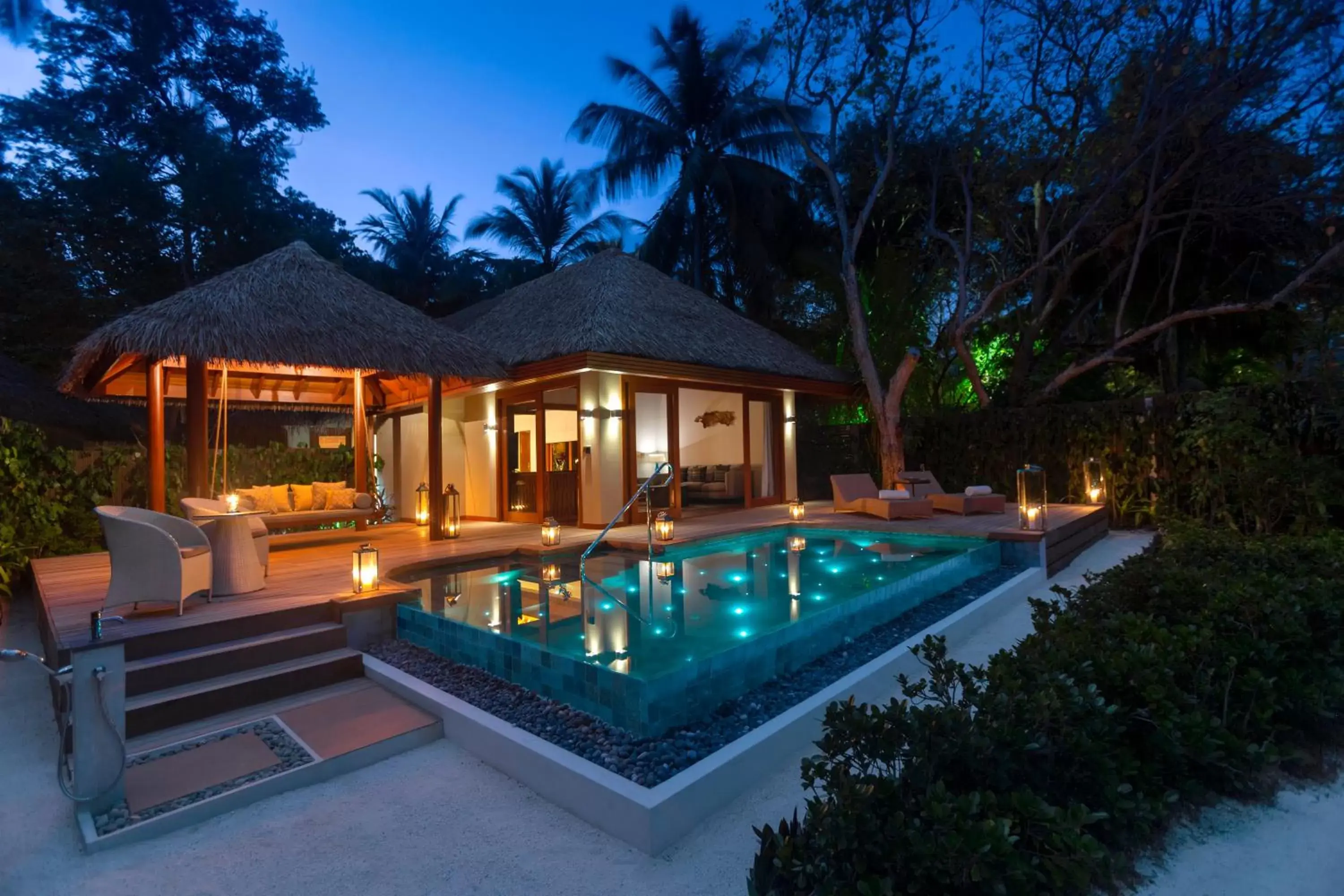 Pool view, Swimming Pool in Baros Maldives