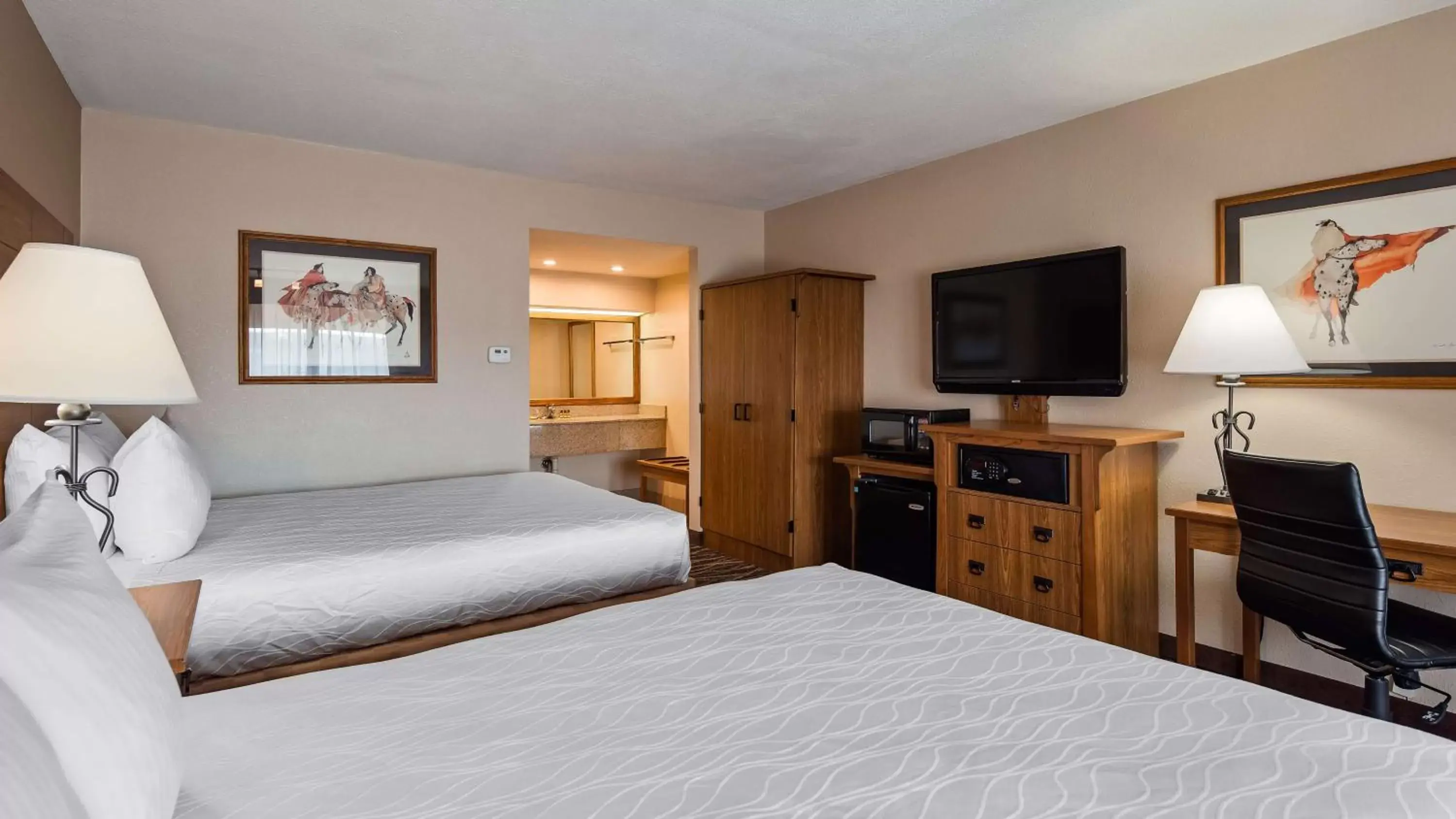 Photo of the whole room, Bed in Best Western Plus Saddleback Inn and Conference Center