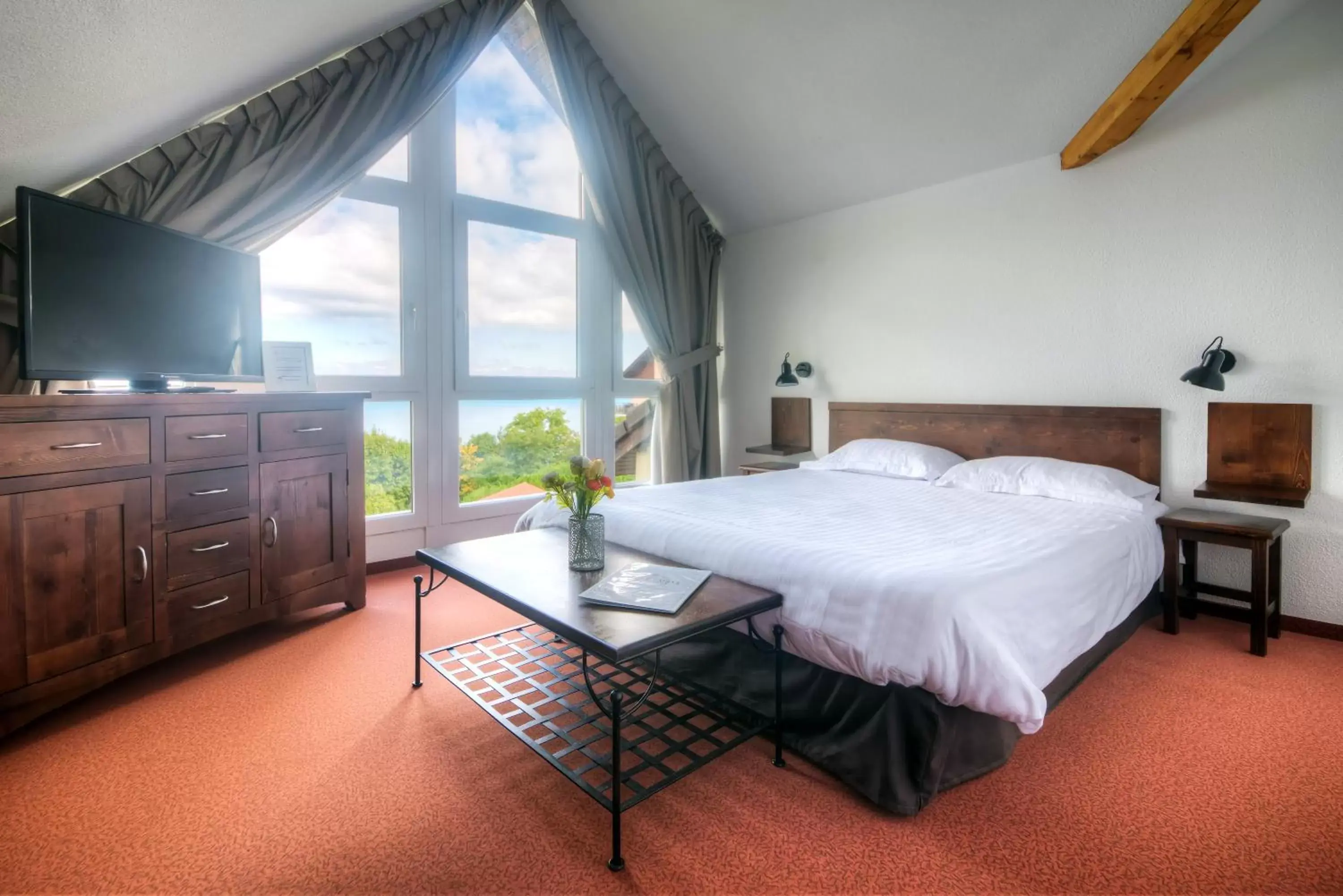 Bedroom, Bed in Zenitude Hôtel-Résidences Les Terrasses du Lac