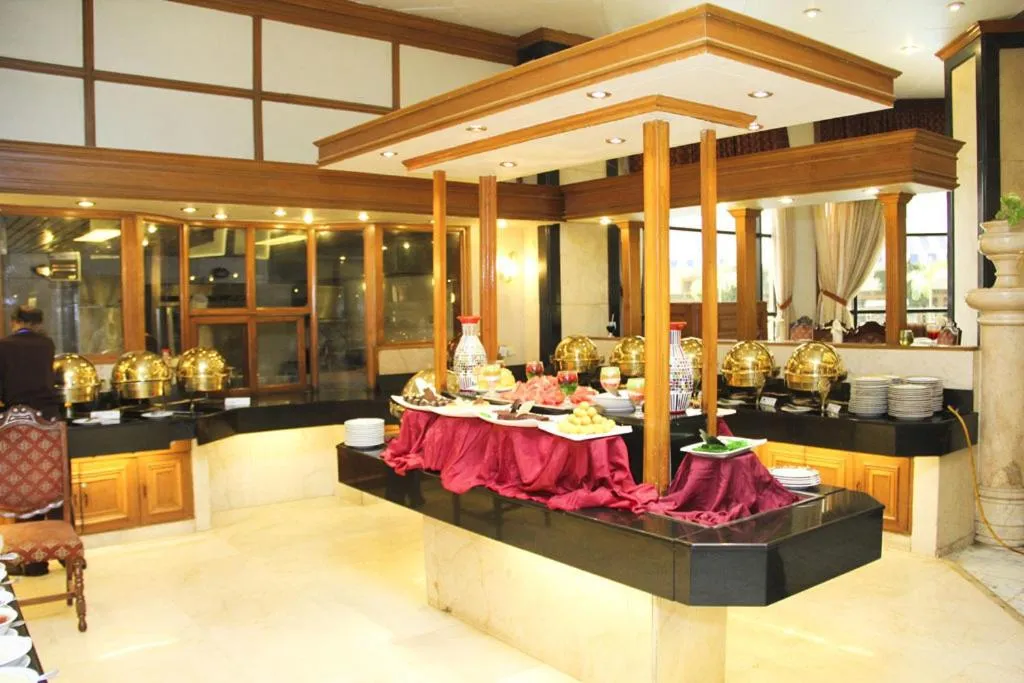 Food in Regent Plaza Hotel & Convention Center