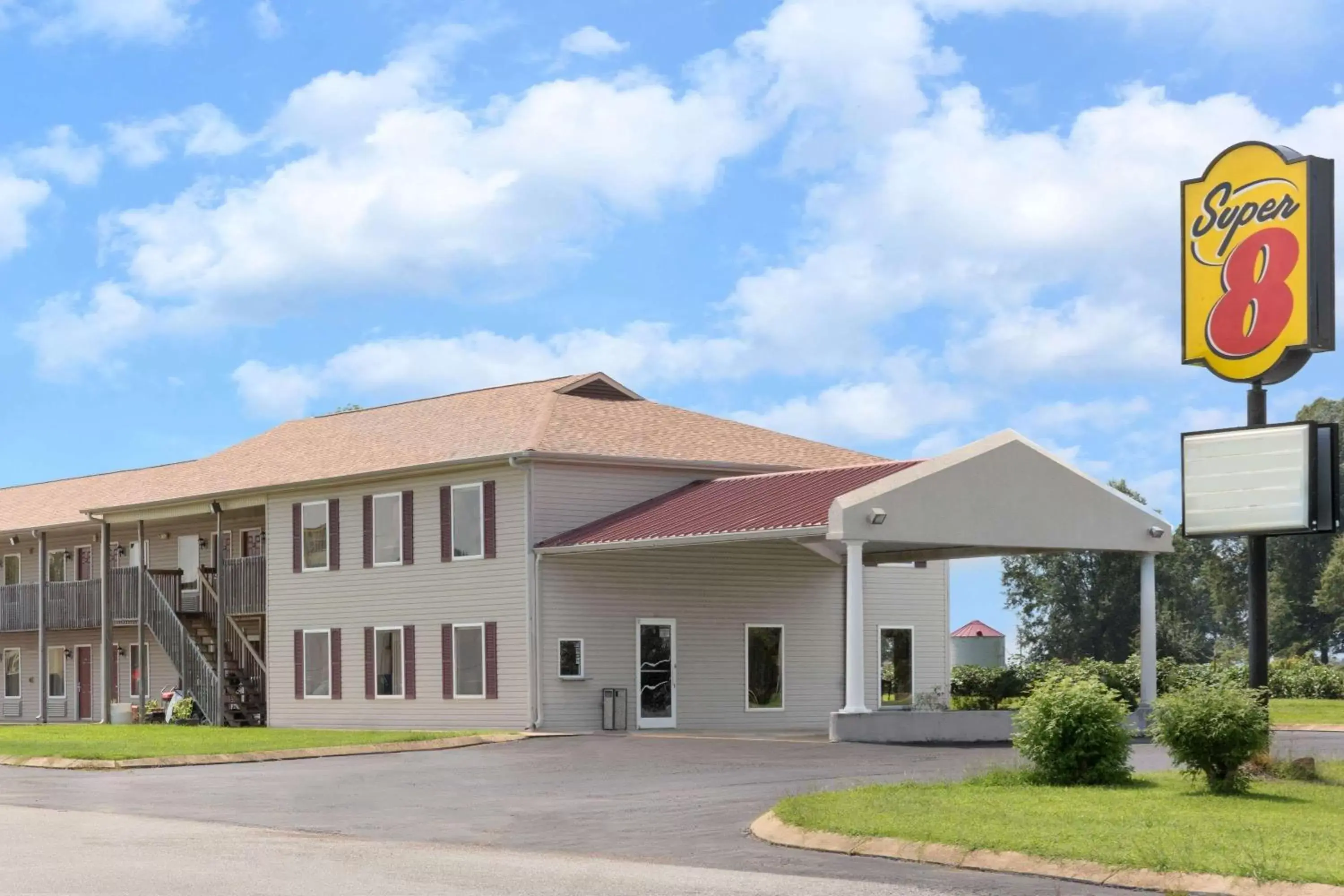 Property building in Super 8 by Wyndham Whiteville
