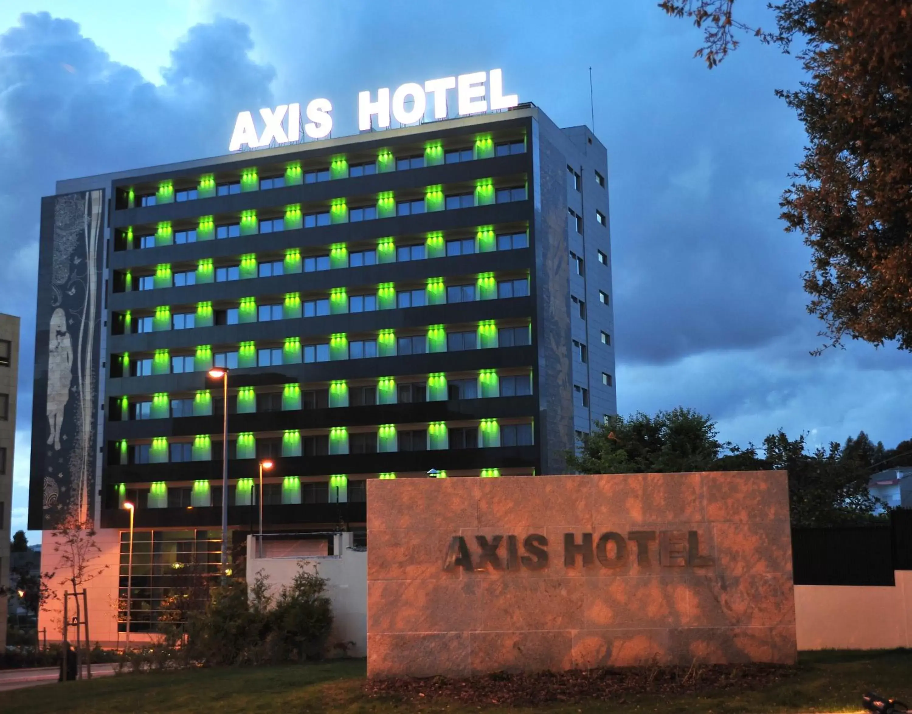 Facade/entrance, Property Building in Axis Porto Business & Spa Hotel