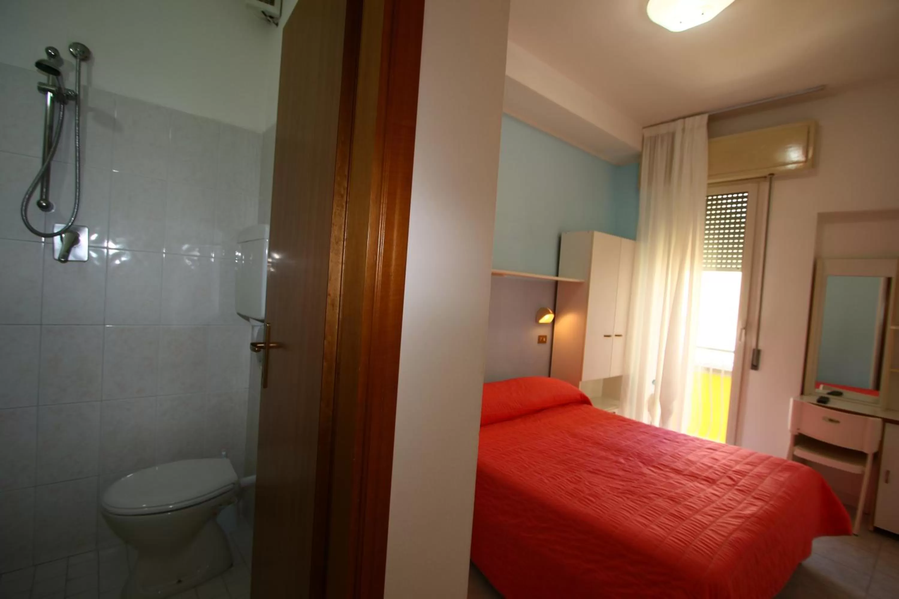 Bathroom, Bed in Hotel Giannella