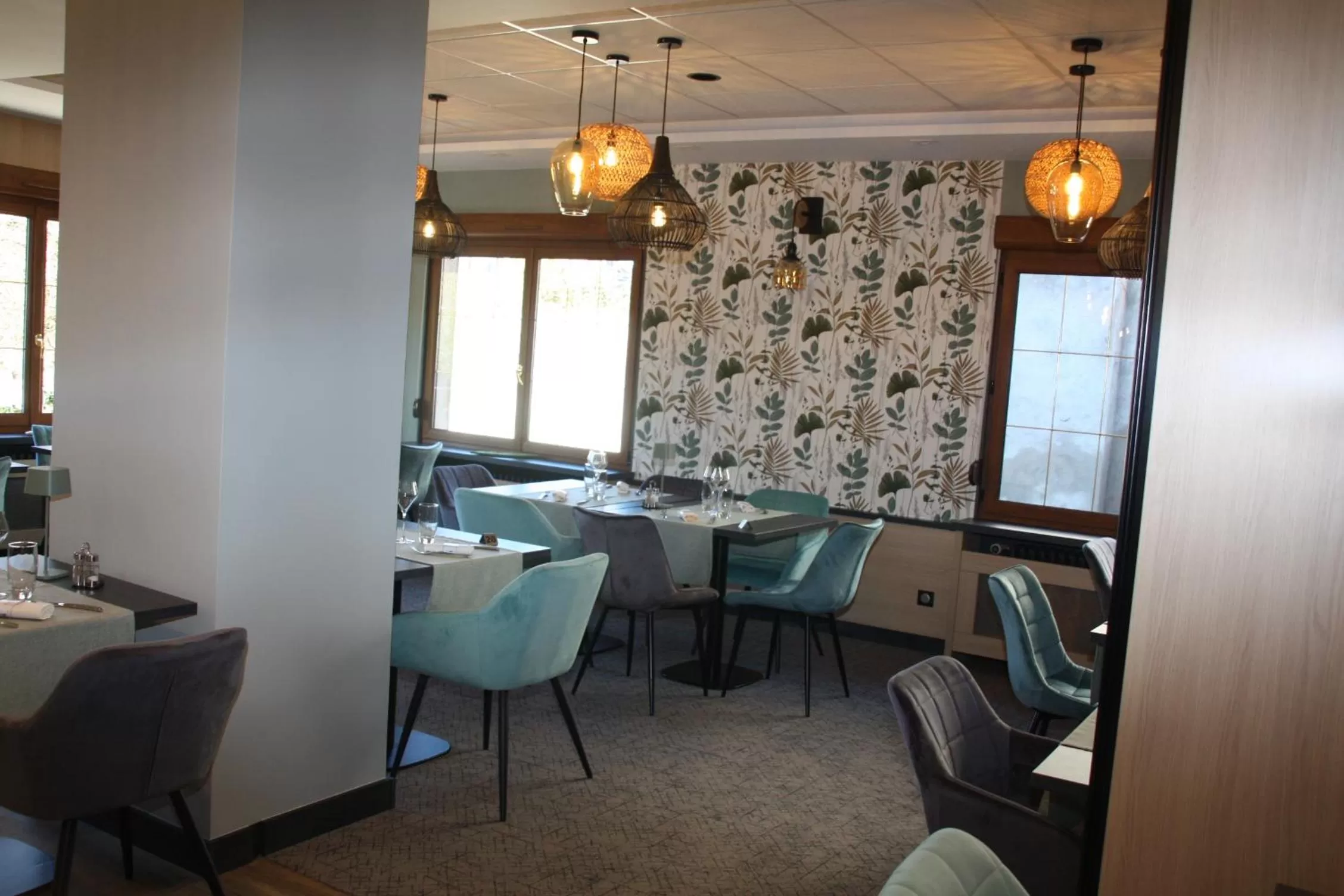 Restaurant/places to eat in Logis Hôtel- Restaurant La Renaissance