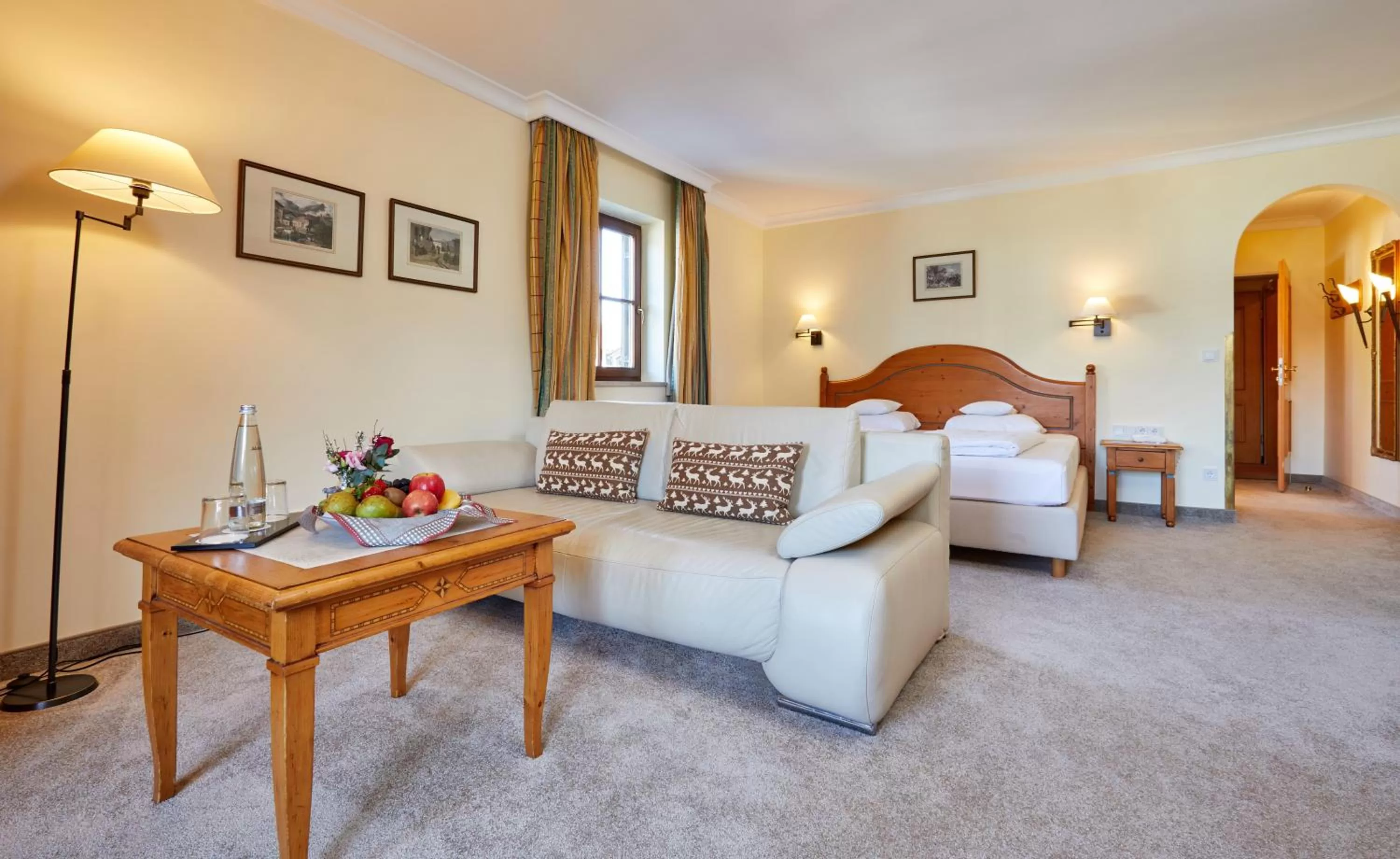 Photo of the whole room, Bed in Hotel Zugspitze