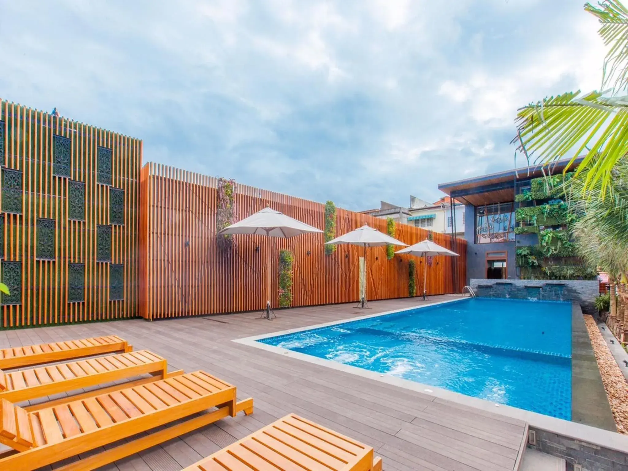 Property building, Swimming Pool in Loft Mania Boutique Hotel (SHA Extra Plus)