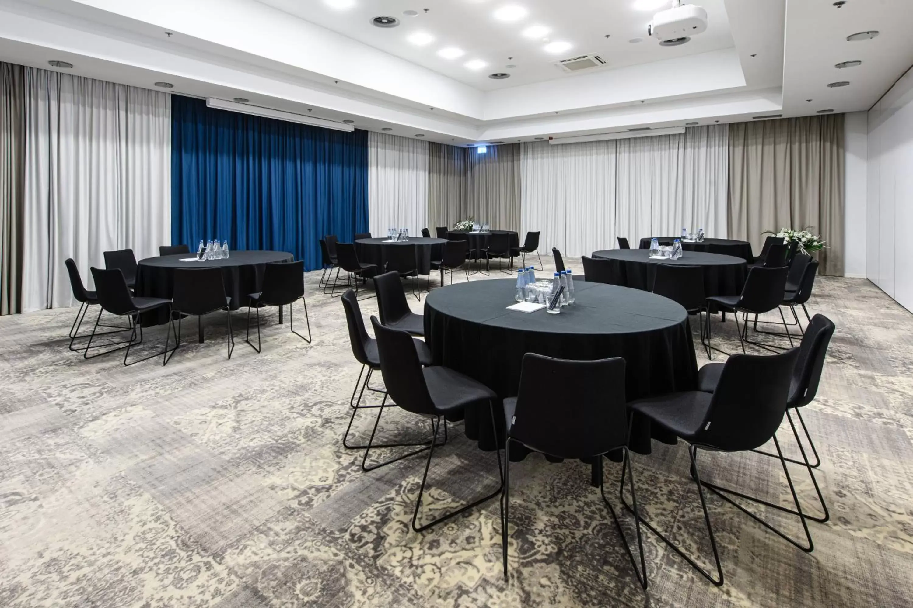 Meeting/conference room in Courtyard by Marriott Warsaw Airport