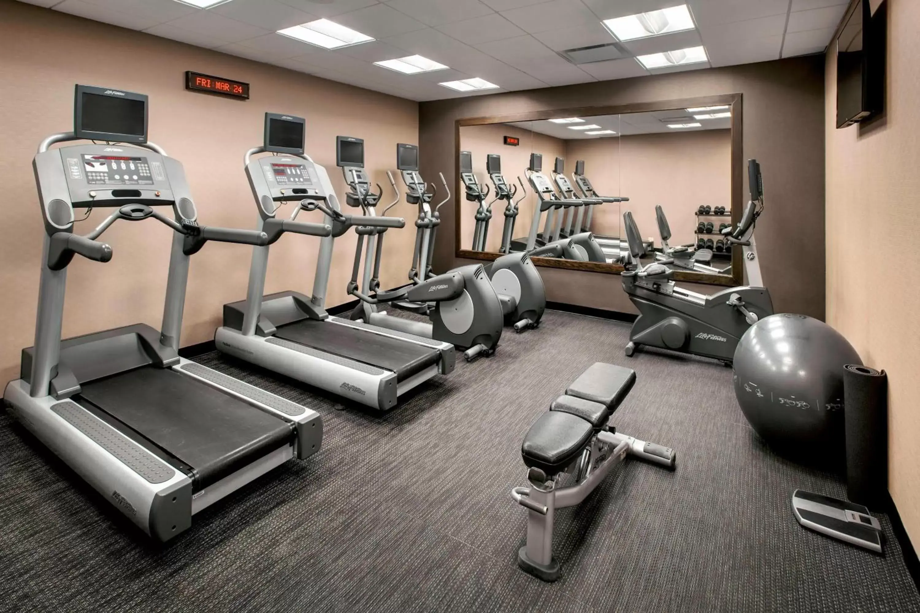 Fitness centre/facilities, Fitness Center/Facilities in Courtyard by Marriott New York Manhattan / Soho