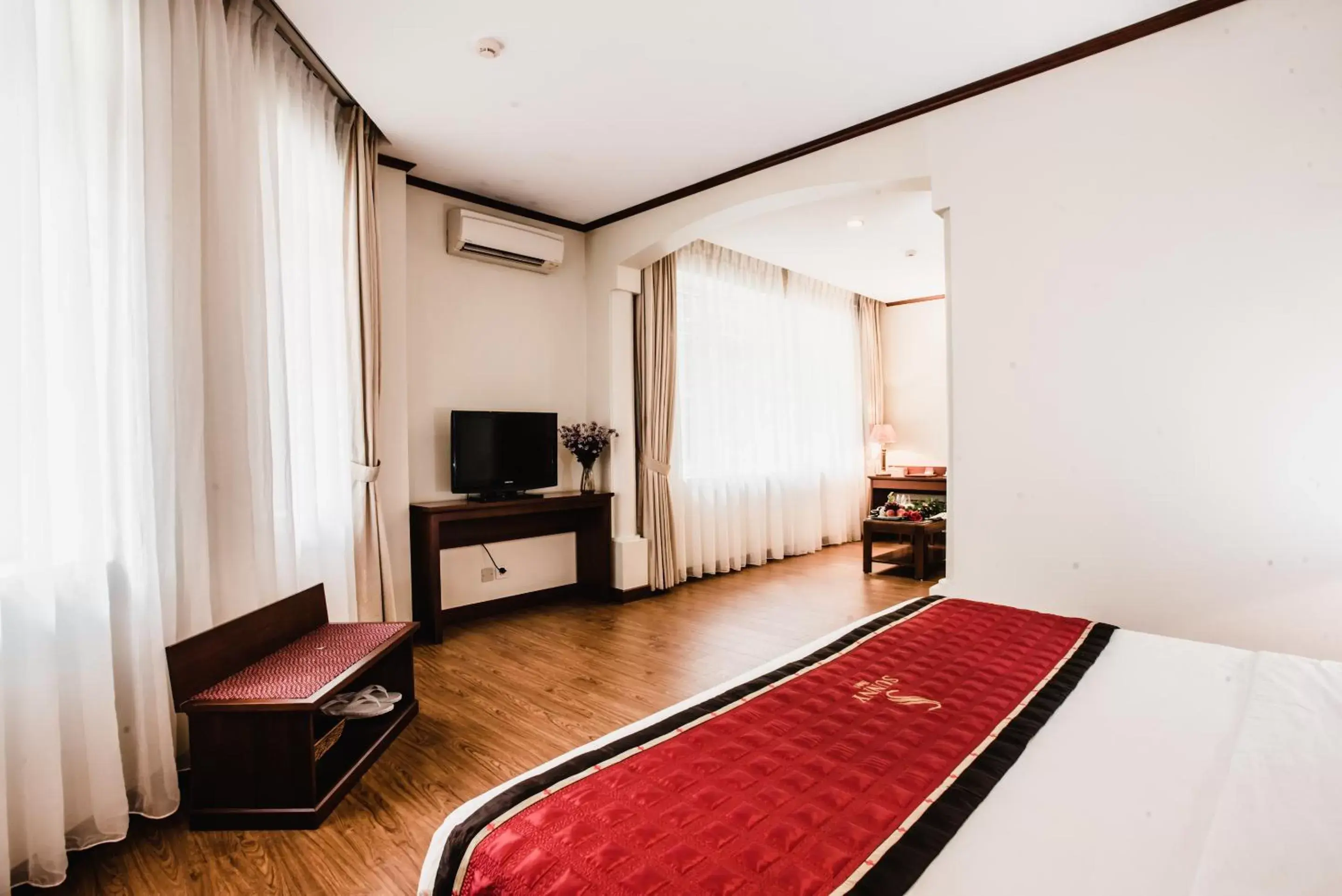 TV and multimedia, TV/Entertainment Center in HANZ Sunny 2 Hotel Hanoi