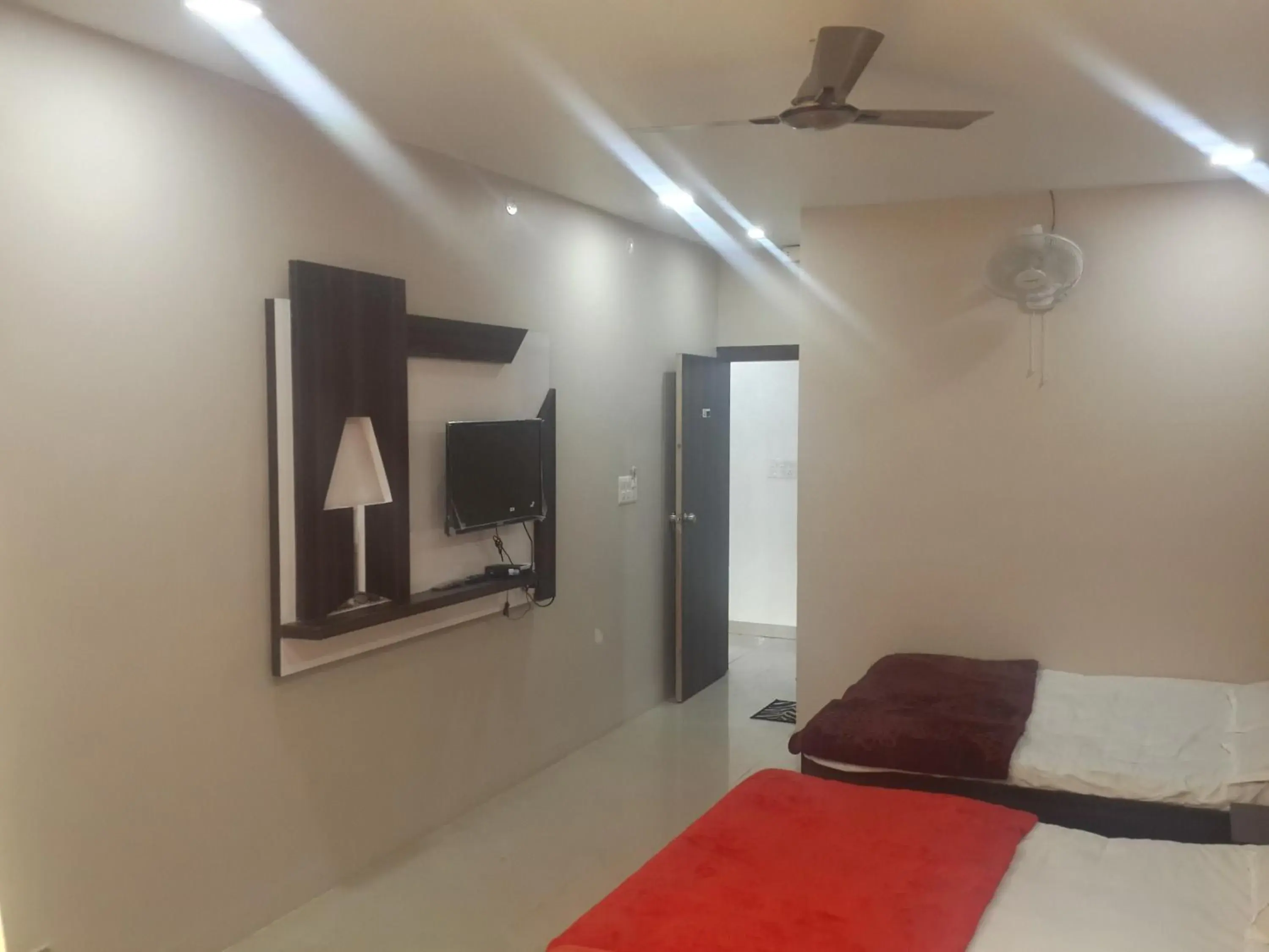 Family, Bed in Hotel Holiday Era Opposite Railway Station Family, Bed in Hotel Holiday Era Opposite Railway Station