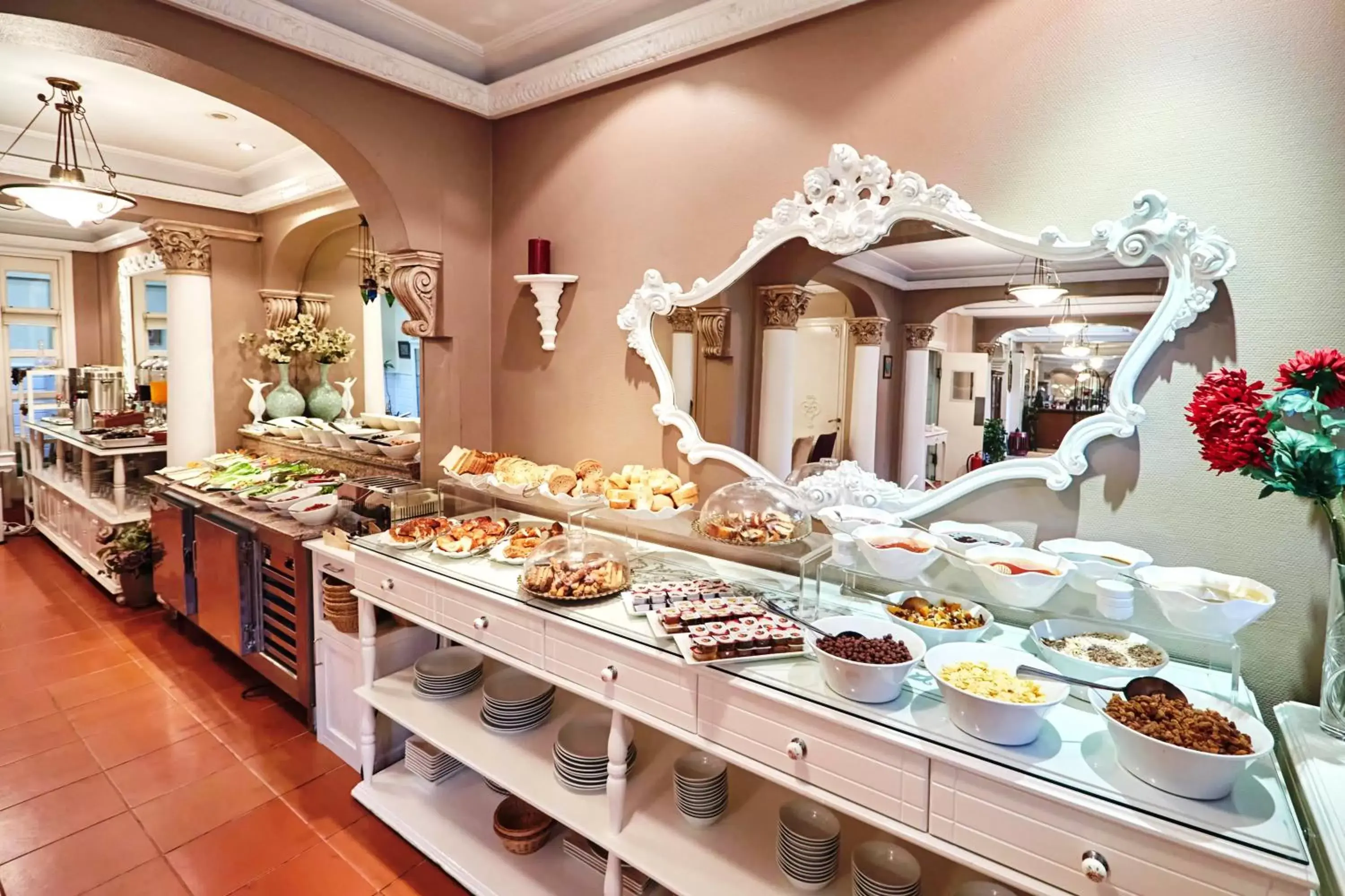 Buffet breakfast, Food in Celal Sultan Hotel Special Class