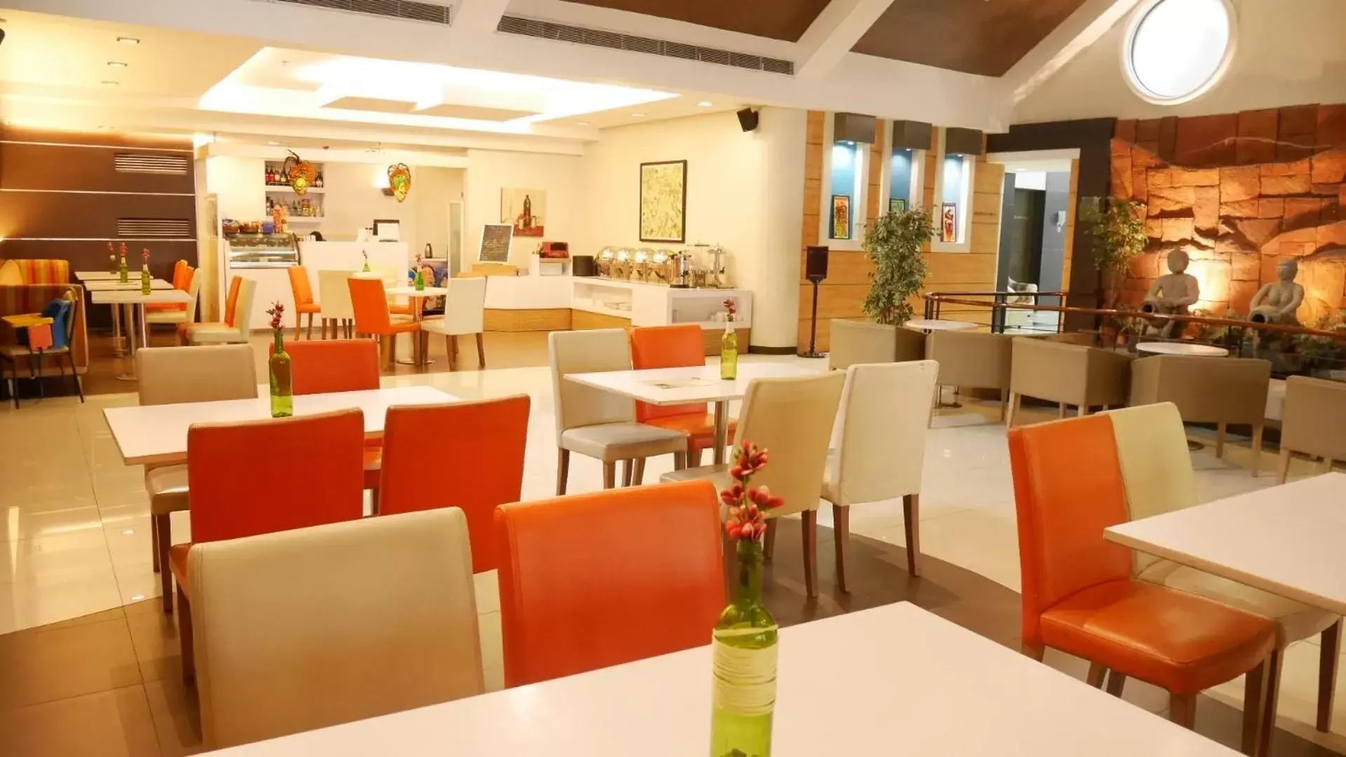 Restaurant/Places to Eat in Circle Inn Hotel and Suites Bacolod