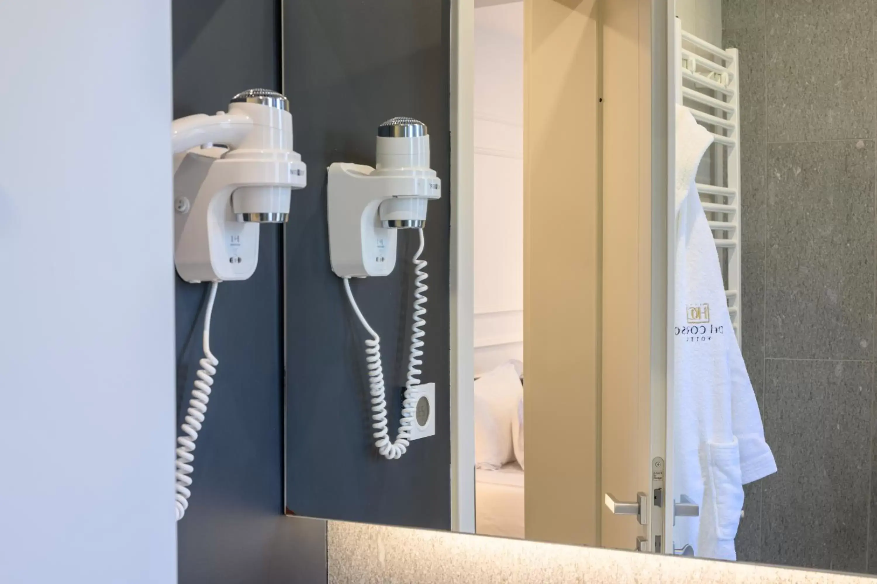 Shower, Bathroom in Hotel Del Corso