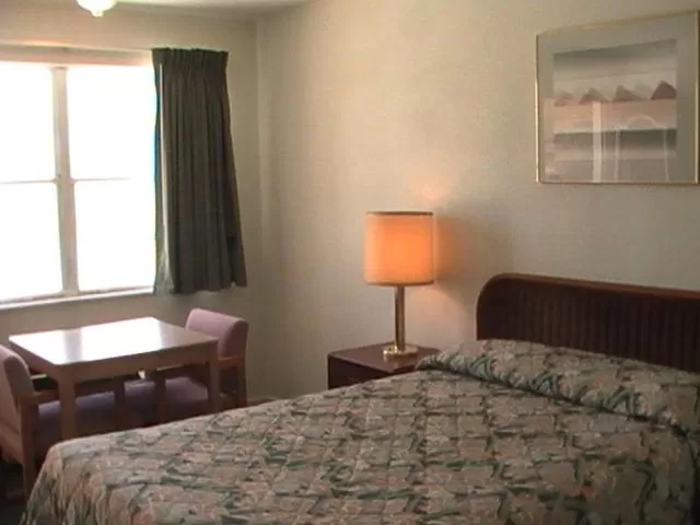 Bed in Hometown Inn Galion