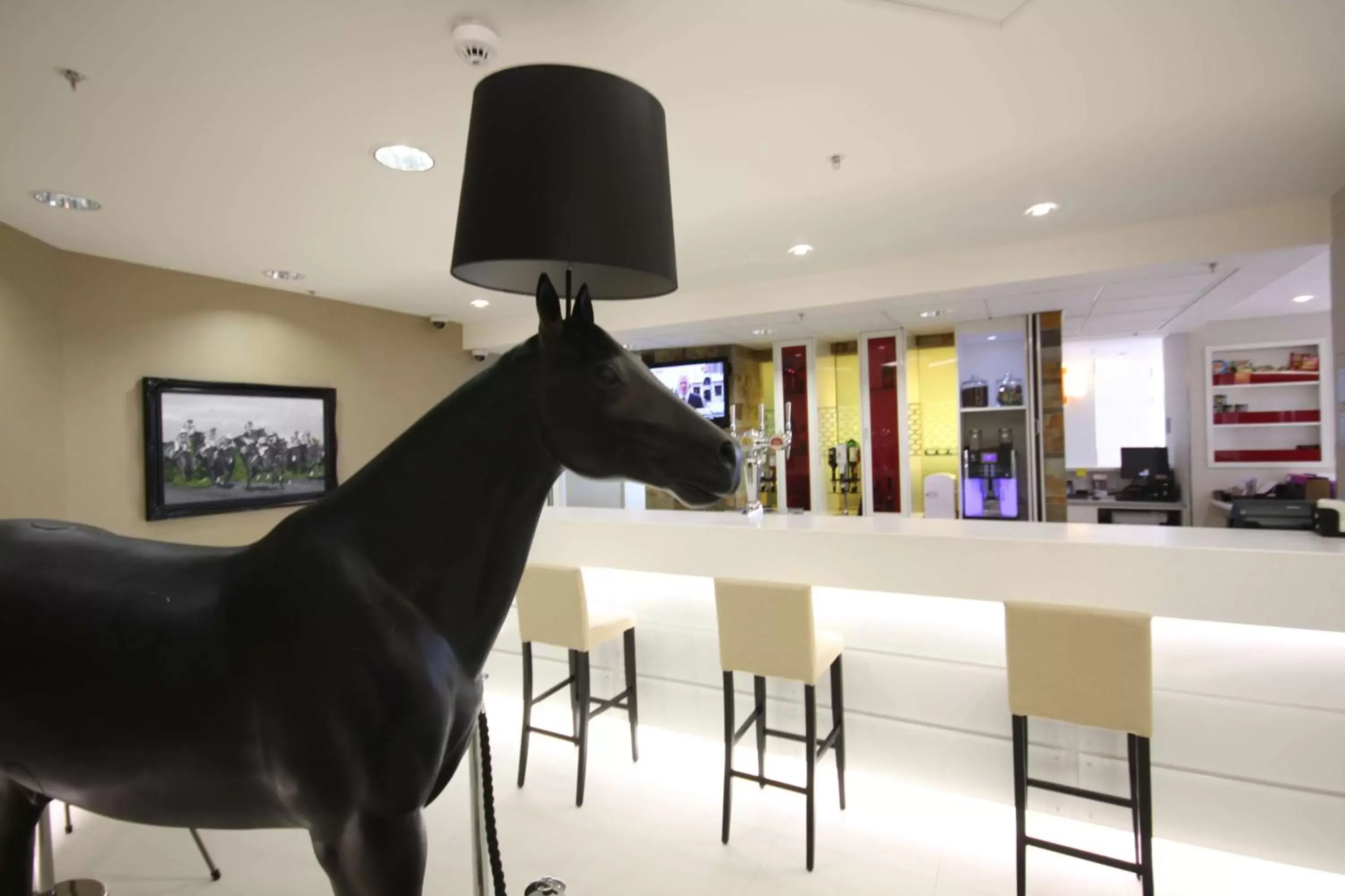 Lounge or bar in Hampton by Hilton Liverpool John Lennon Airport