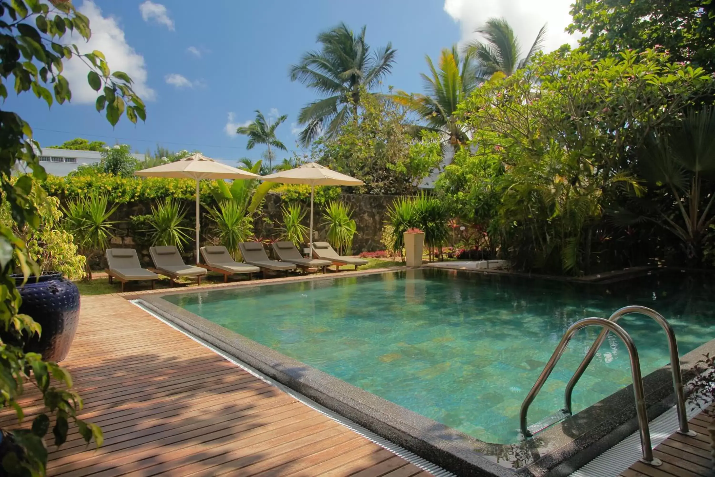 Swimming Pool in Ocean Villas Hotel