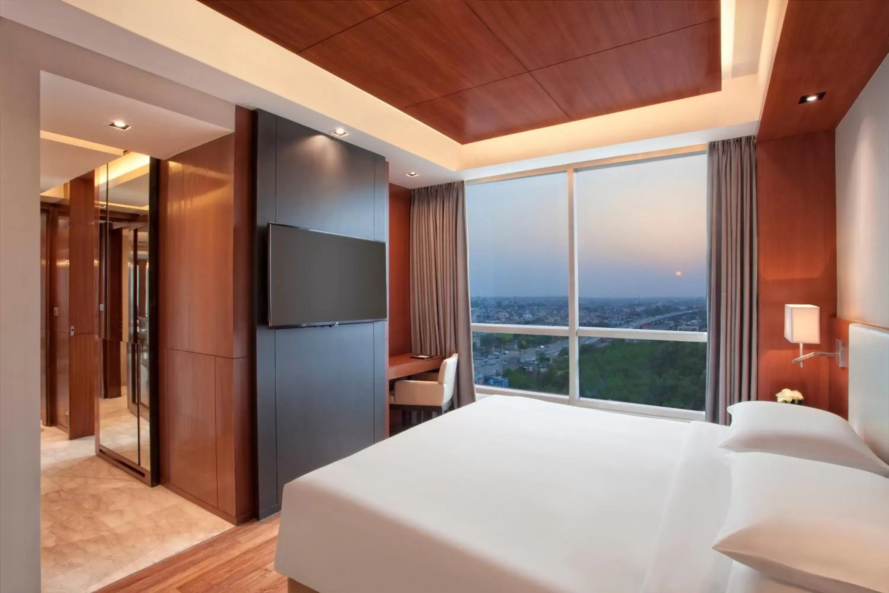 City view, Bed in Hyatt Regency Amritsar Hotel & Spa City view, Bed in Hyatt Regency Amritsar Hotel & Spa
